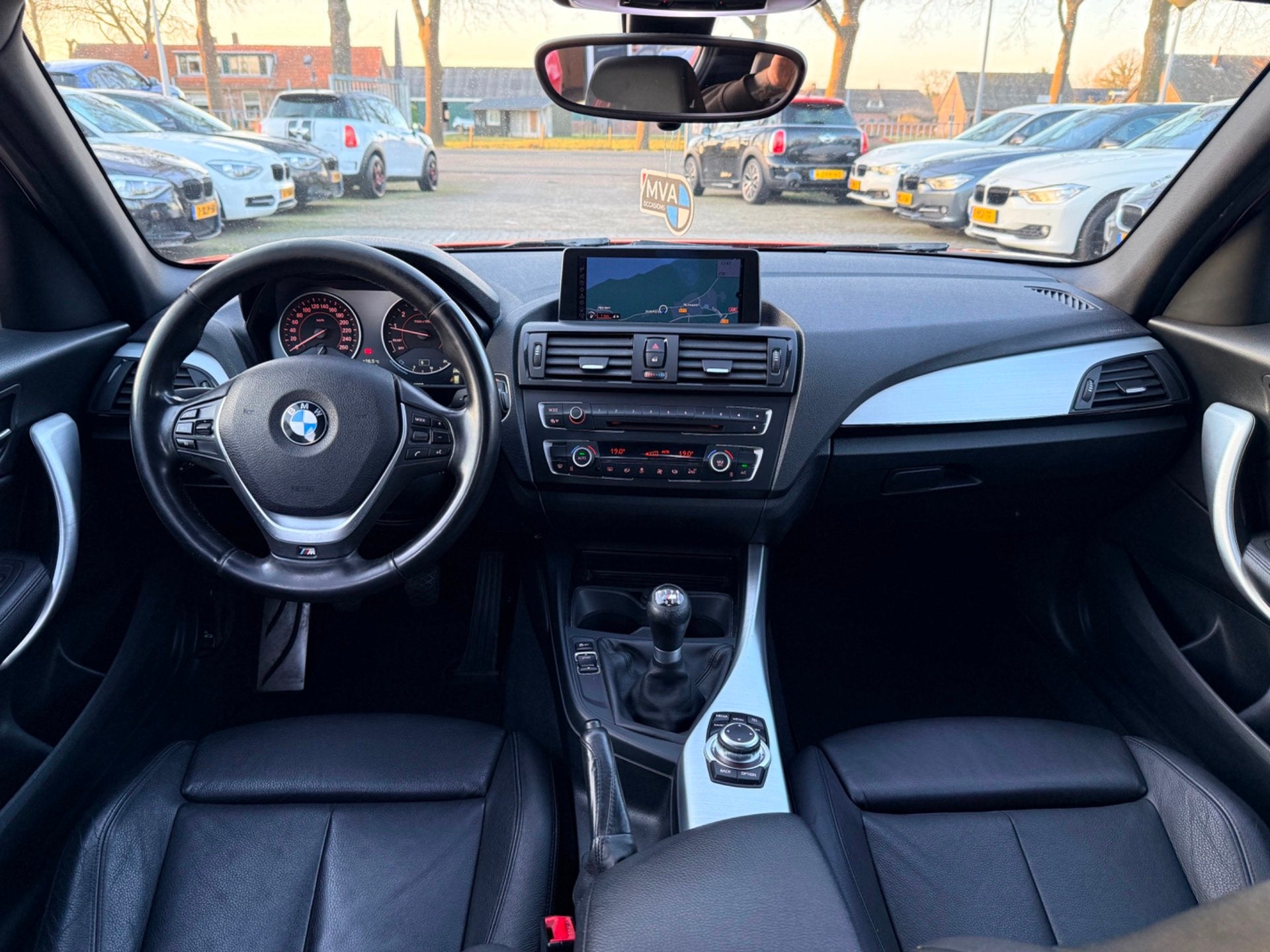BMW 1-serie 116i Upgrade Edition M Sport|Nieuwe Ketting + Kl, Auto's, 1-Serie, Euro 5, Gebruikt, Zwart
