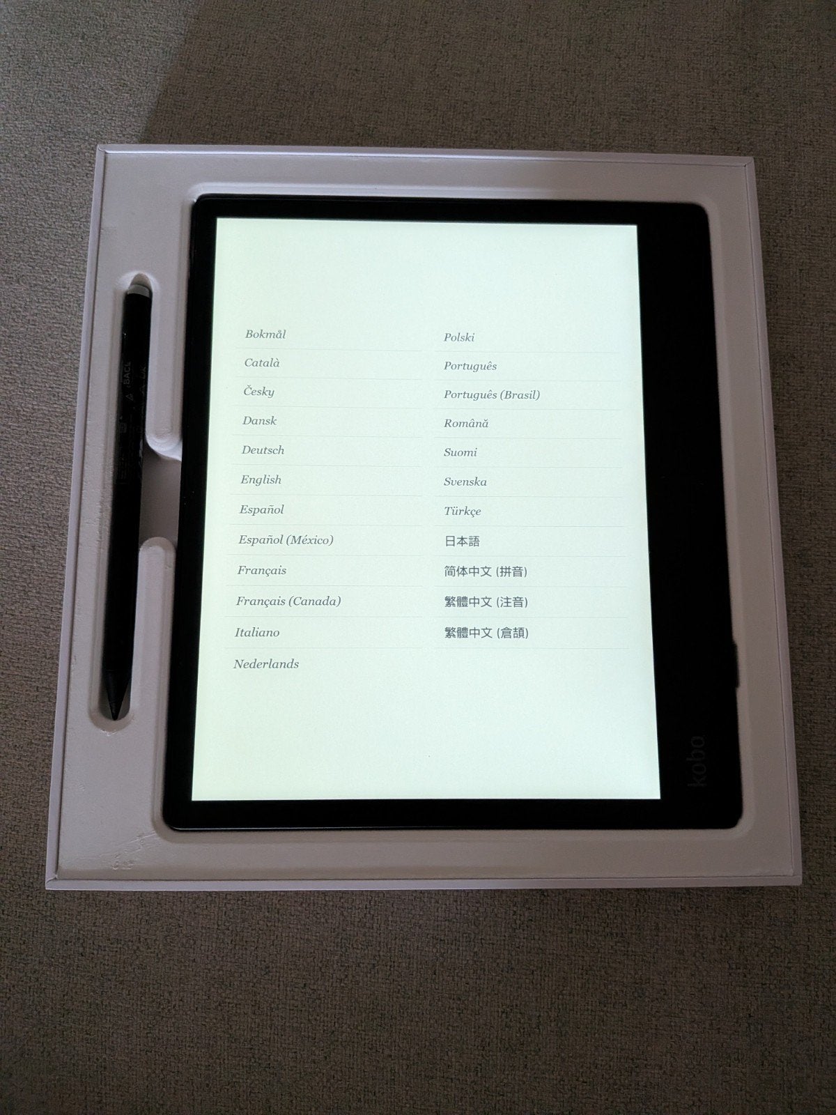 Kobo Elipsa 2E e-reader met stylus en 2 x SleepCover, Computers en Software, E-readers, Wi-Fi, Kobo, Ophalen of Verzenden, Zo goed als nieuw