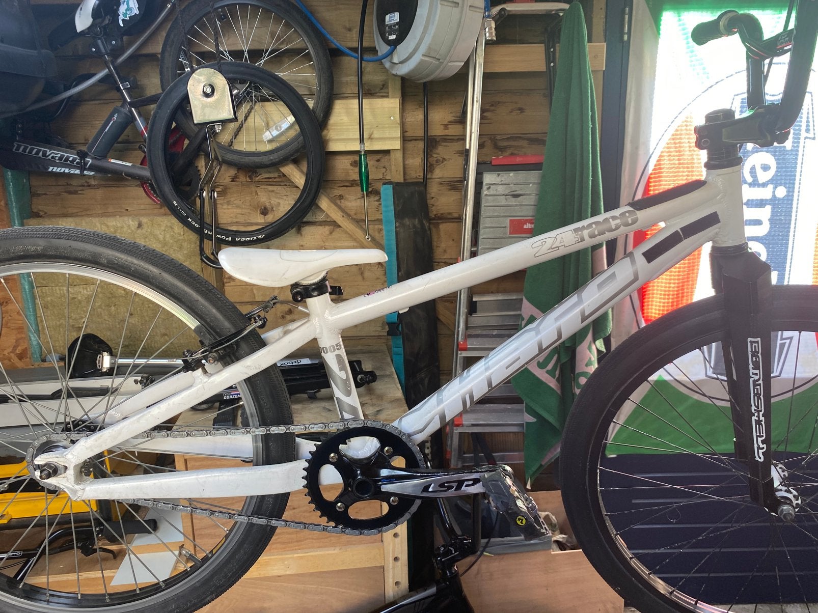 Haro bmx cruiser pro 22, Fietsen en Brommers, Fietsen | Crossfietsen en BMX, Ophalen, Gebruikt, Velgrem, 20 tot 24 inch