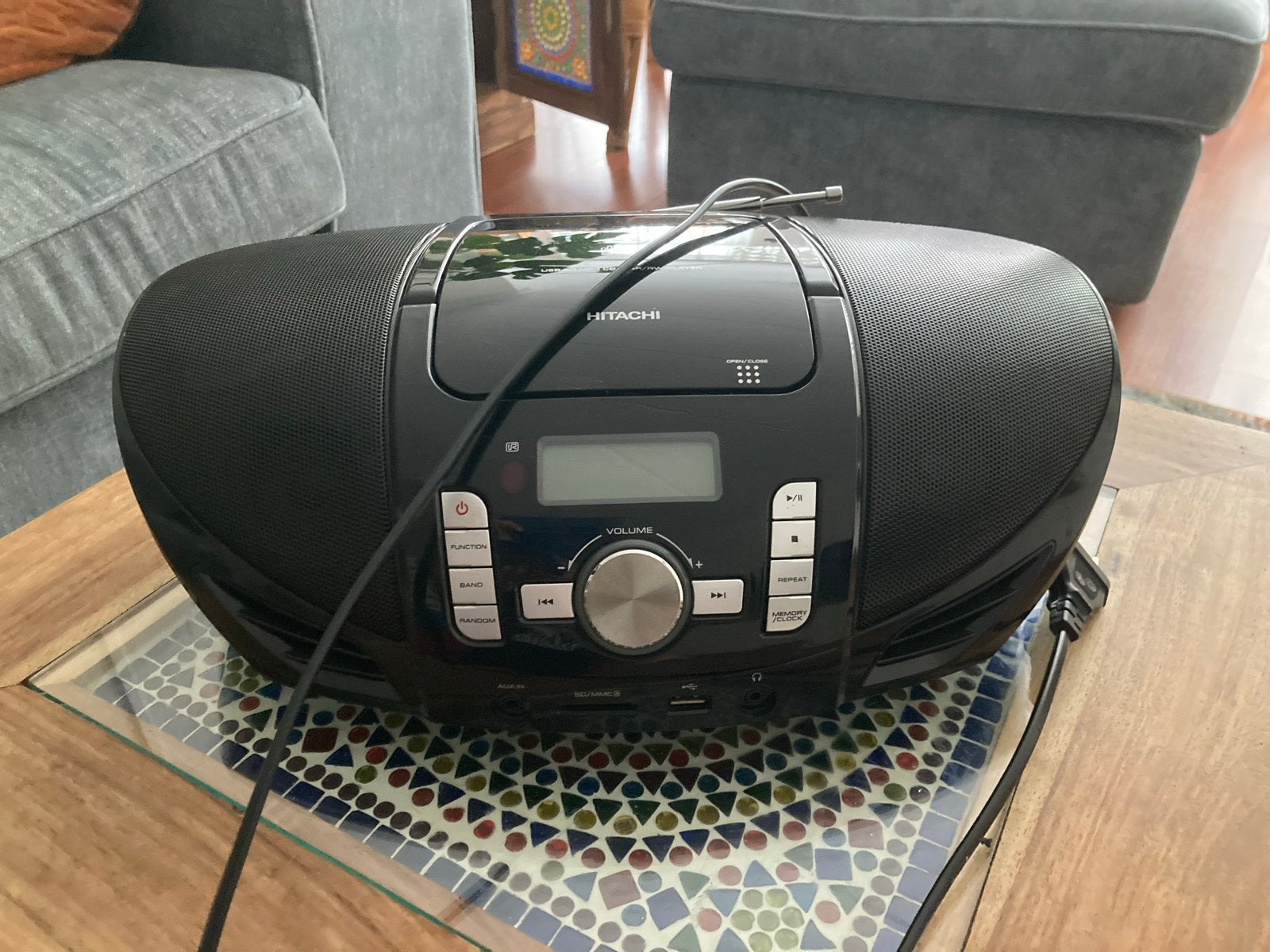 Hitachi CD speler met radio en USB/SD MP3 speler, Ophalen, Zo goed als nieuw, Overige merken, Draagbaar