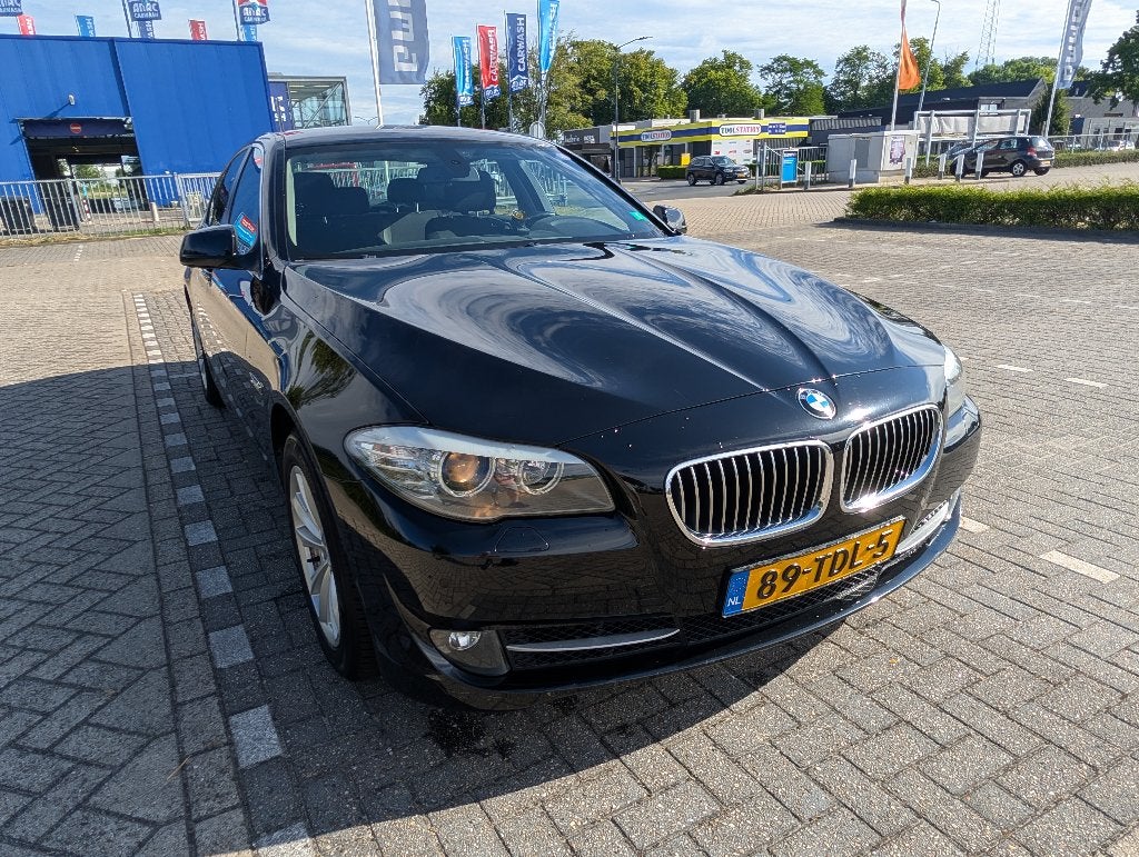 BMW 520i Automaat | 184 pk | Navi | APK 03-2027 | 2012, Auto's, 4 cilinders, 2000 kg, Navigatiesysteem, Zwart