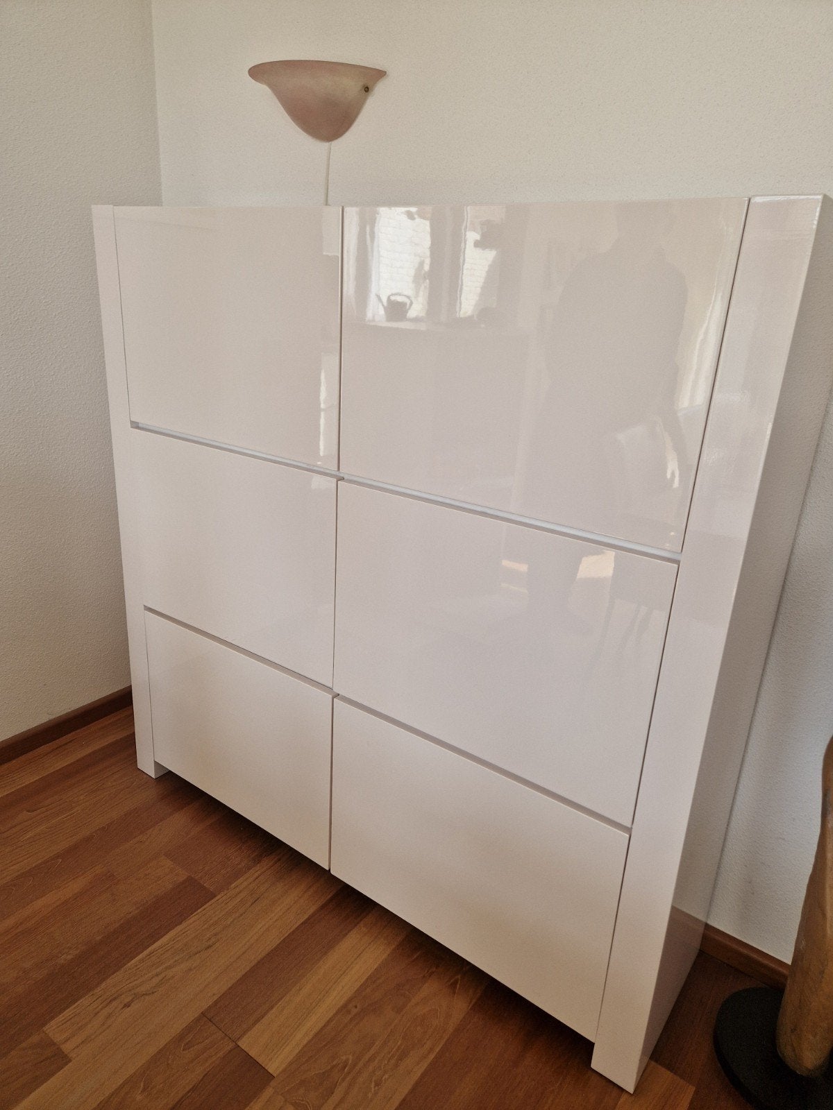 Hoogglans dressoir, Ophalen