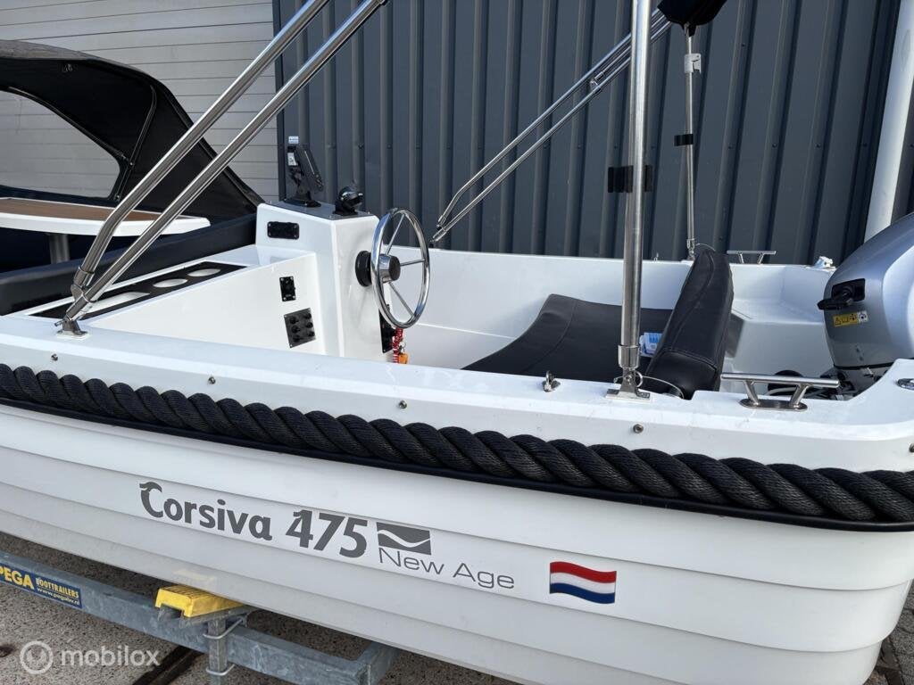 Corsiva 475 new age sloep / 15 pk met trim!