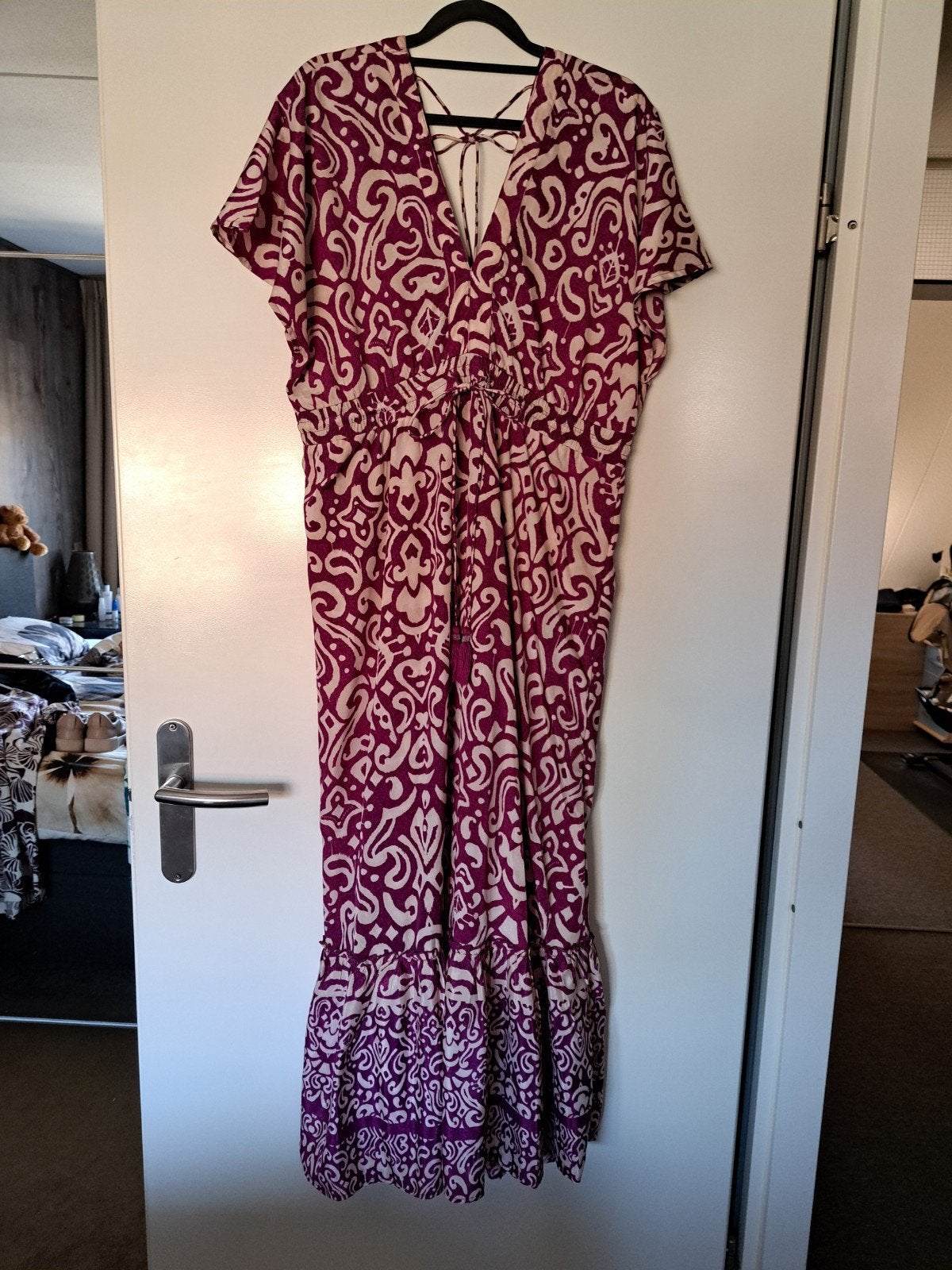 Vrolijke lange jurk M&S mt 42 zgan, Maat 42/44 (L), Ophalen of Verzenden, Zo goed als nieuw, Roze