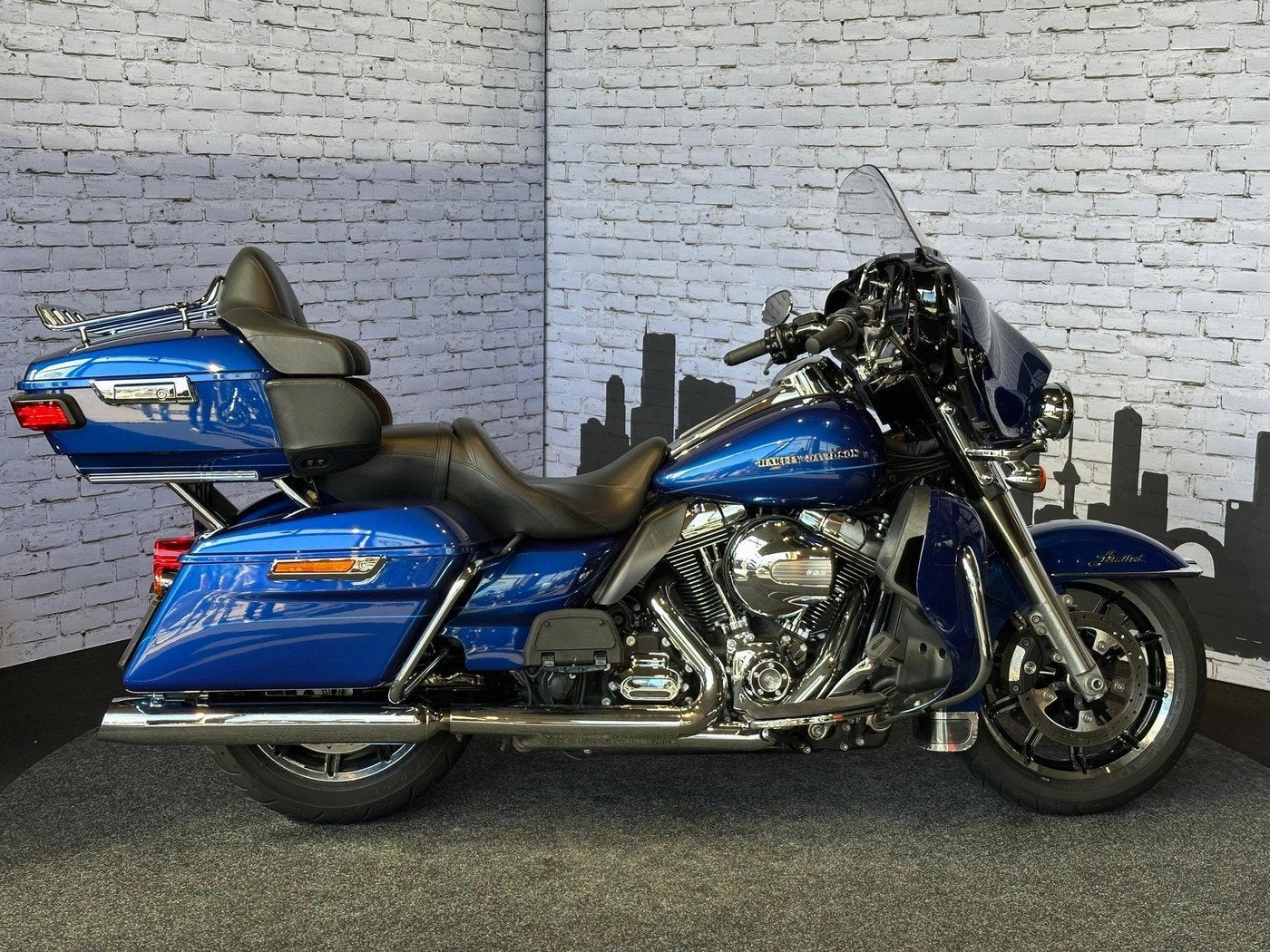 Harley-Davidson FLHTK ULTRA LIMITED (bj 2014), Motoren, Laan van Vredenoord 33
2289 DA  RIJSWIJK, NL, 1690 cc, Meer dan 35 kW