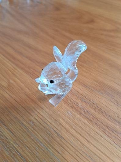 Swarovski Eekhoorn met noot, Ophalen of Verzenden, Zo goed als nieuw, Figuurtje