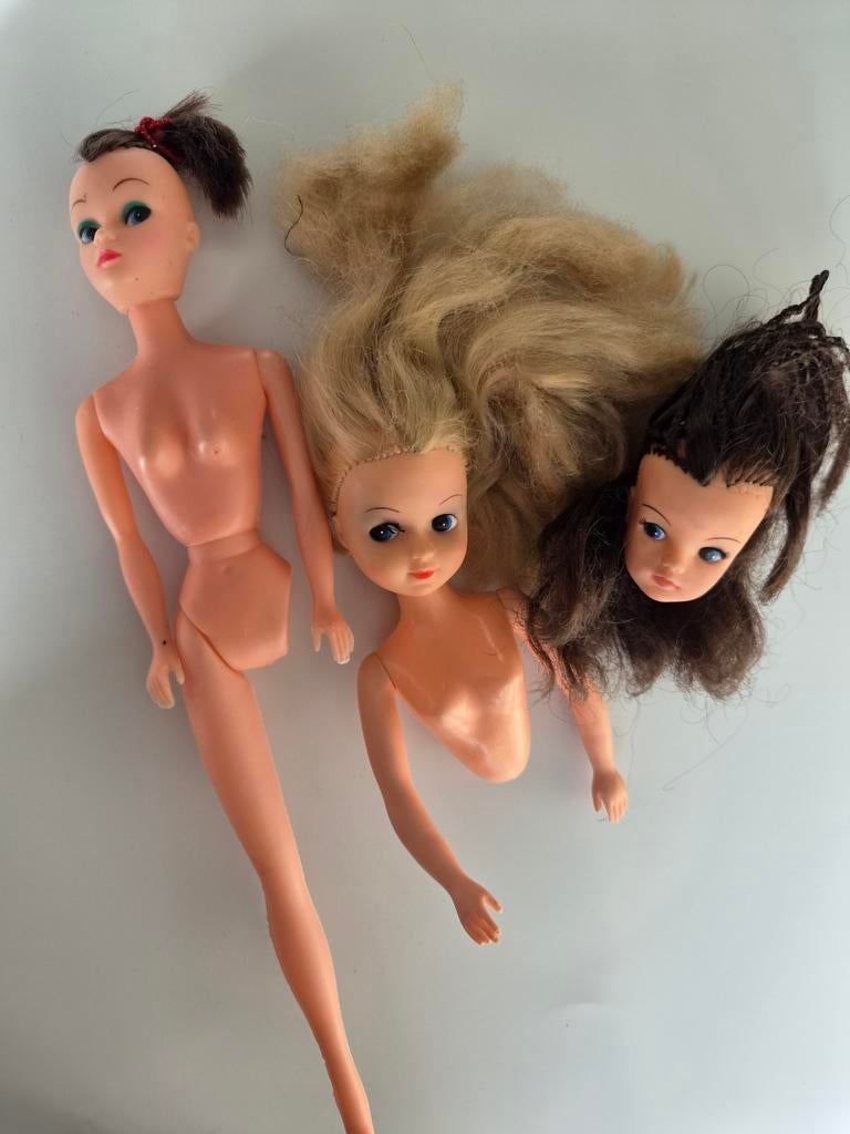 Nr 297 Kapotte Barbie poppen vintage, Ophalen of Verzenden