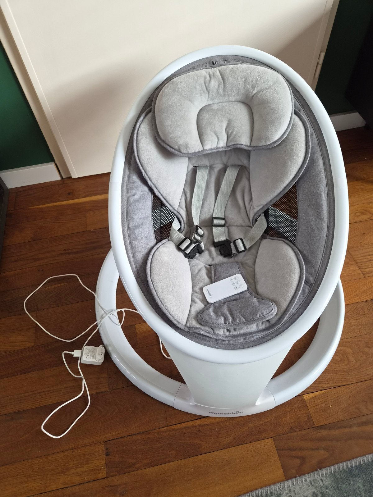 Munchkin baby swing, Gebruikt, Schommelstoel, Met gordel(s) of riempje(s), Ophalen