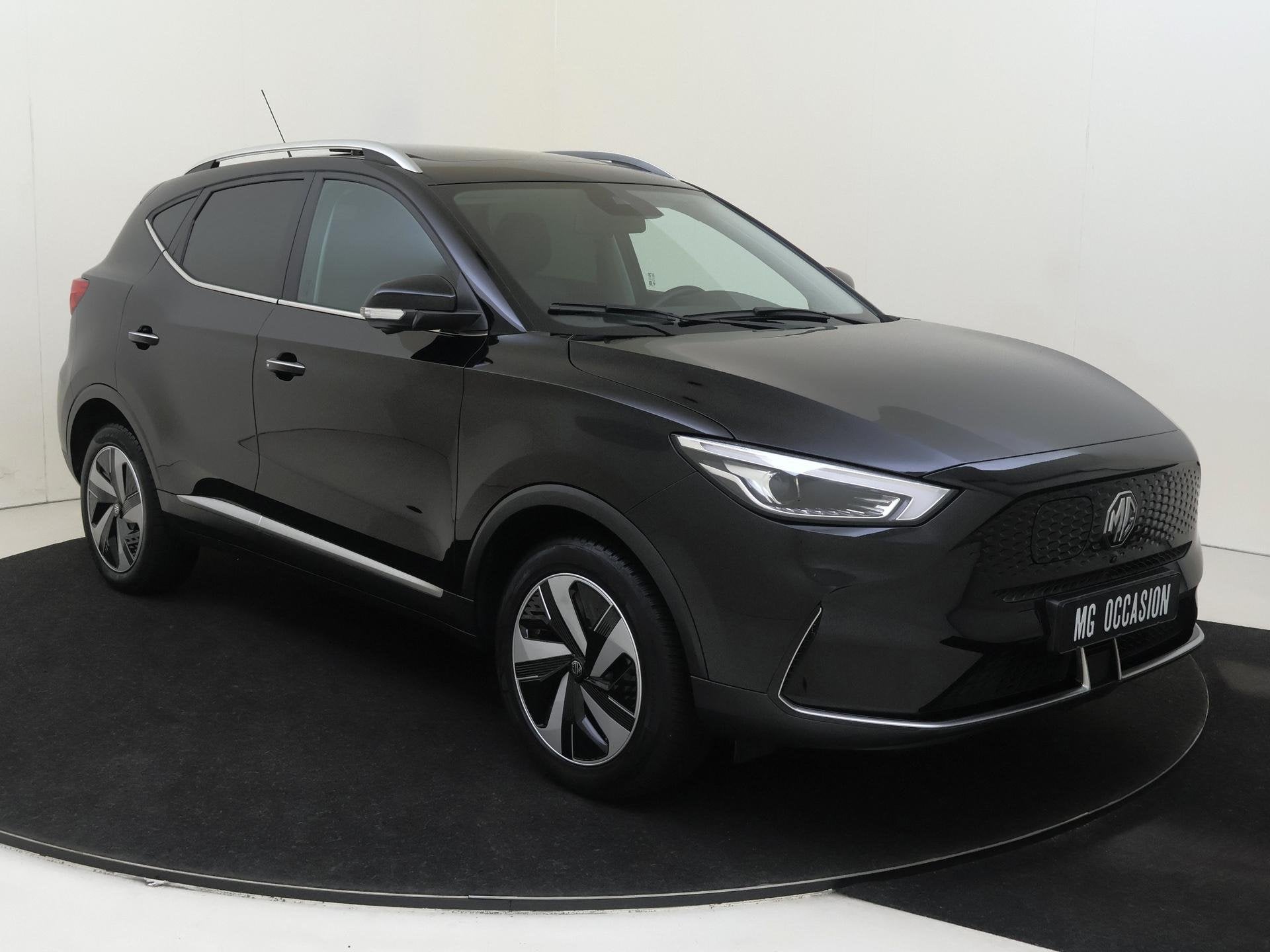 MG ZS EV EV Standard Range Luxury 50 kWh | Panoramadak | 360, Auto's, MG, 12 maanden, Gebruikt, ZS, Zwart