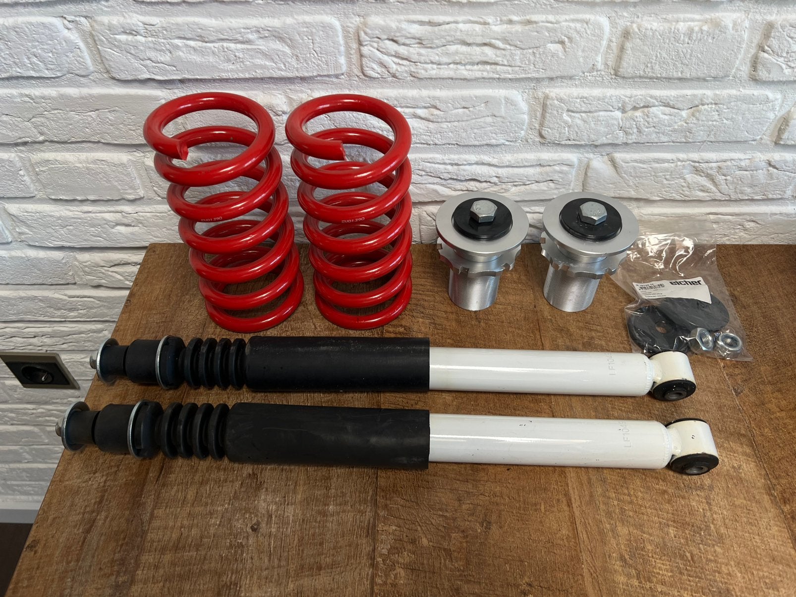 Mercedes W201 W124 Schroefset Achter, Ophalen of Verzenden