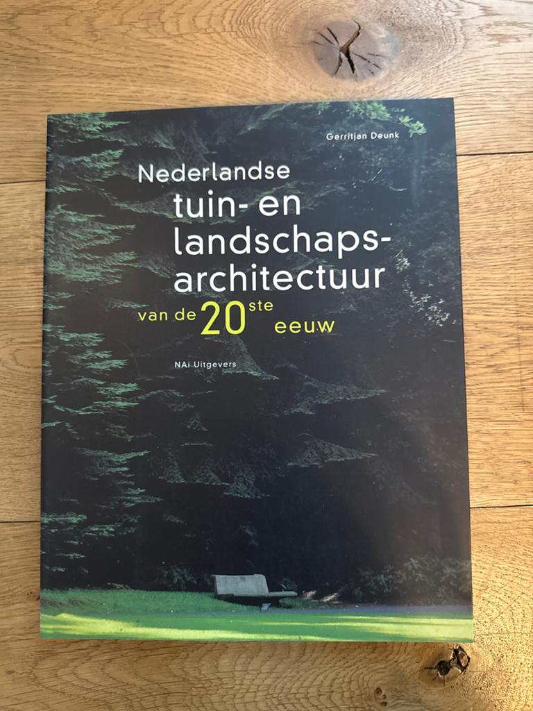 Nederlandse tuin- en landschapsarchitectuur 20e eeuw, Boeken, Wonen en Tuinieren, Zo goed als nieuw, Tuinontwerpen, Ophalen of Verzenden
