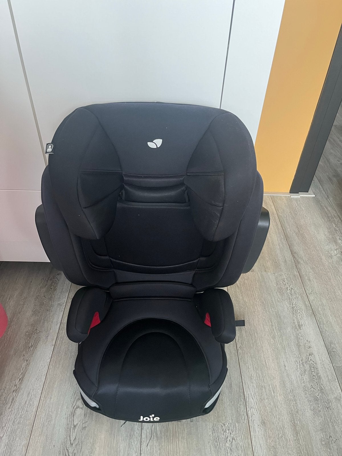 Joie autostoel 15-36 kg met Isofix en bekerhouders, Autogordel of Isofix, Gebruikt, 15 t/m 36 kg, Afneembare rugleuning