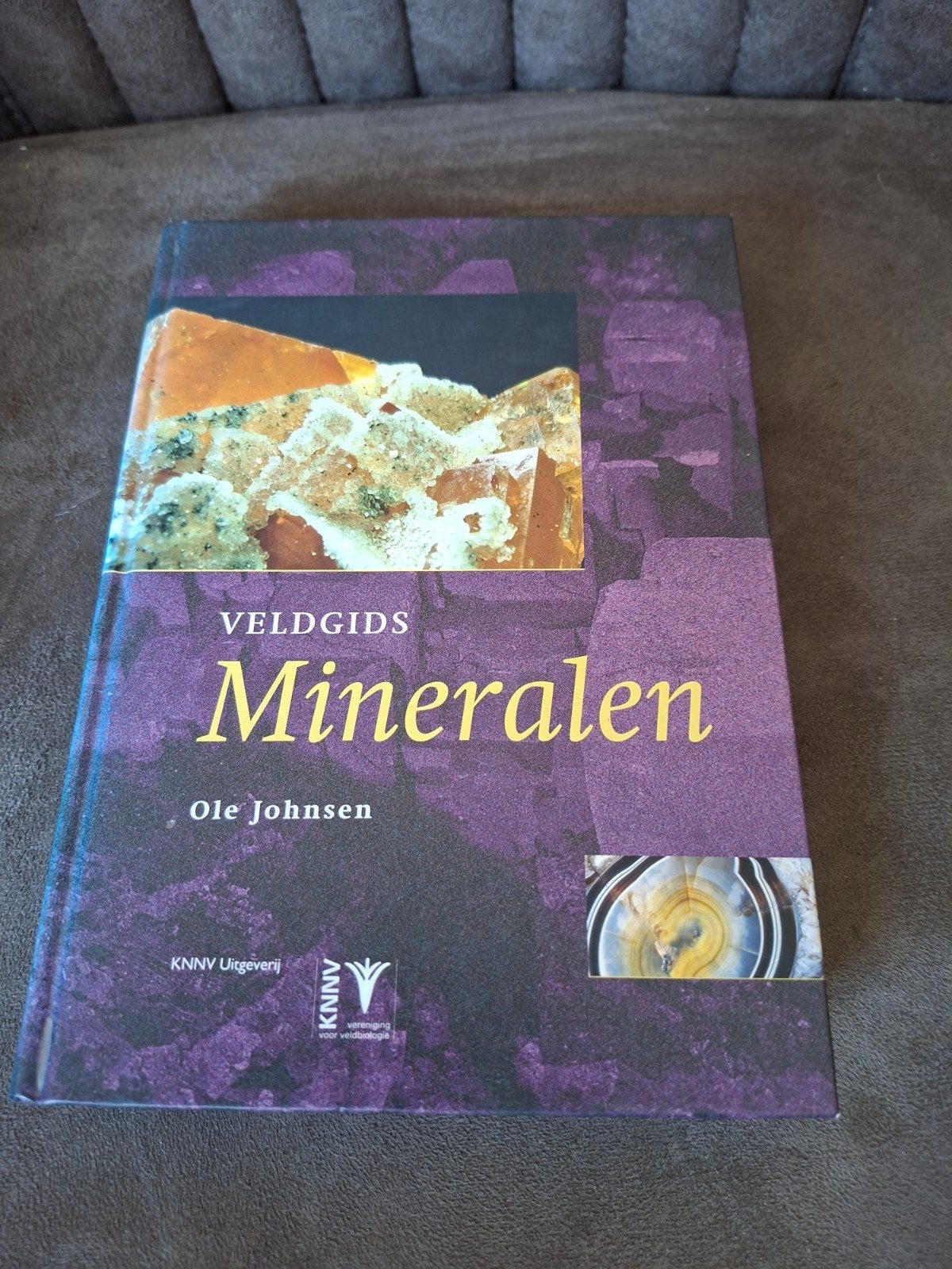 Veldgids Mineralen - Ole Johnsen (KNNV Uitgeverij), Ophalen of Verzenden, Zo goed als nieuw