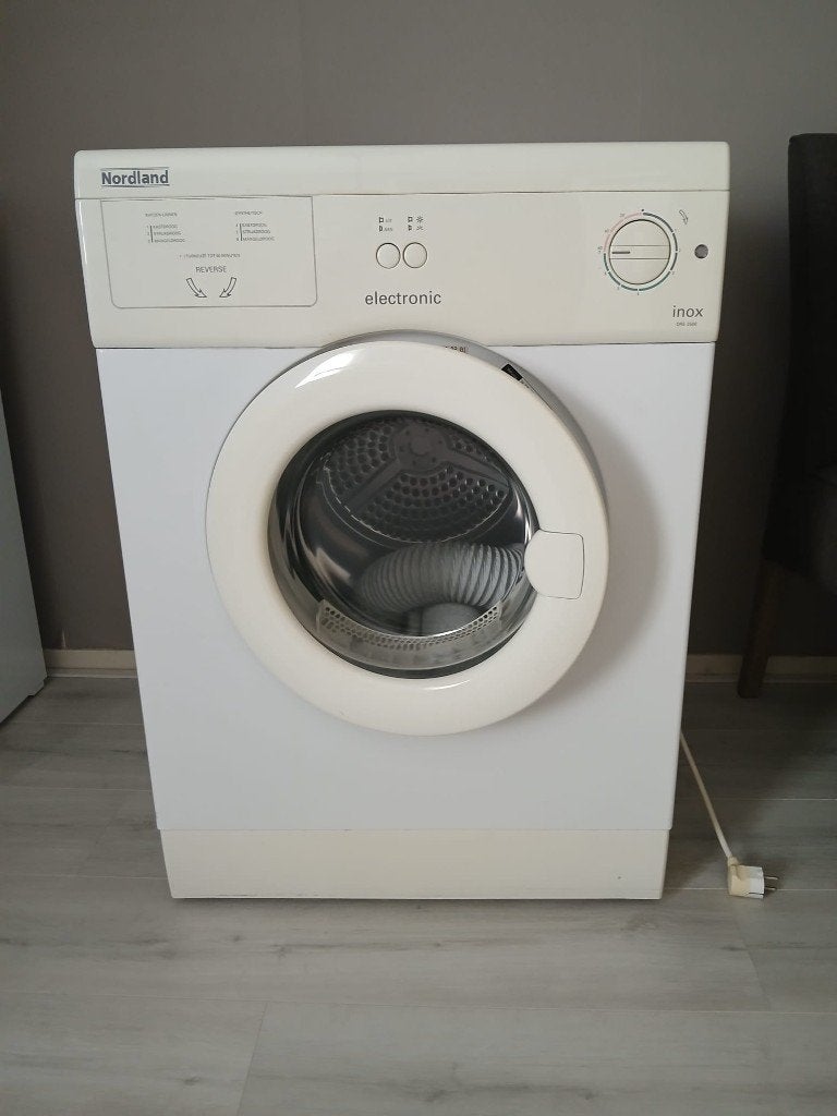 Condensdroger, Witgoed en Apparatuur, Wasdrogers, Ophalen, 6 tot 8 kg, Gebruikt, Voorlader