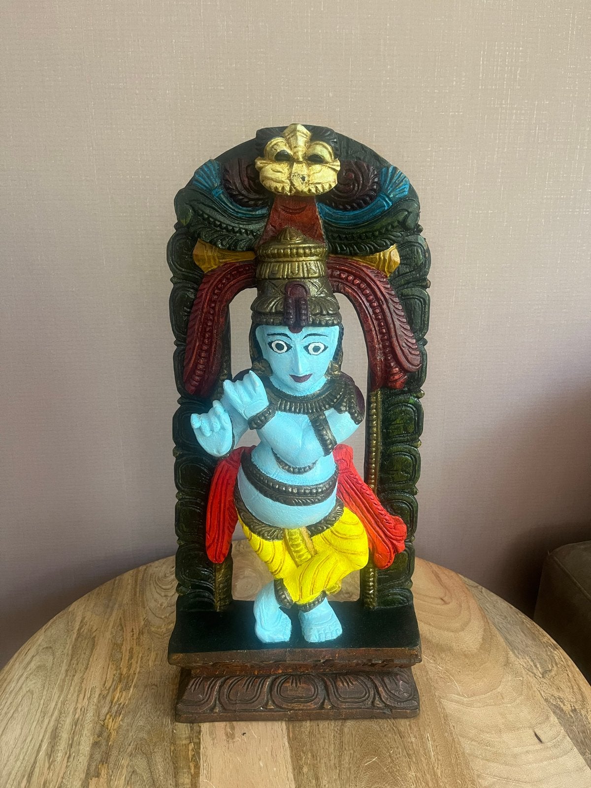 Kleurrijk houten beeld van Krishna, 60 cm hoog, Antiek en Kunst, Ophalen, 50 - 100 cm, Beeld, Hout