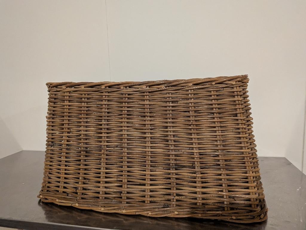 Wicker basket light, Huis en Inrichting, Woonaccessoires | Schalen en Manden, Ophalen, Mand, Zo goed als nieuw, Riet