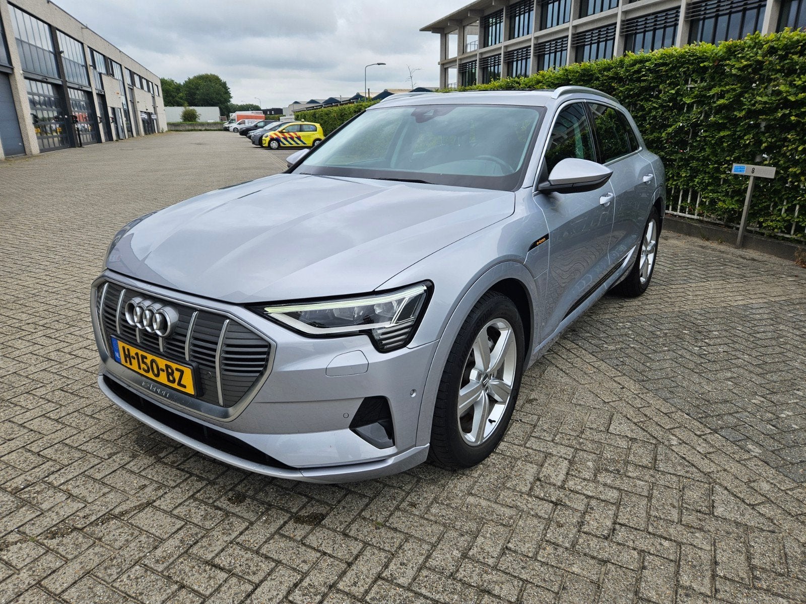 Audi e-tron 50 Quattro 313pk 2019 Grijs, Automaat, 1800 kg, 124 €/maand, 420 min