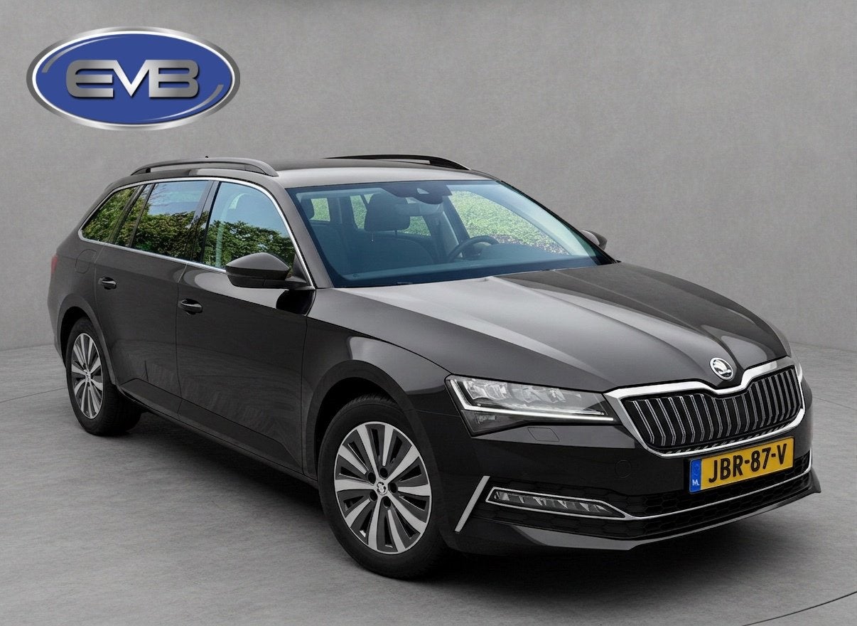 Skoda Superb Combi 1.4 TSI iV AUTOMAAT Business Edition Spor, Auto's, Gebruikt, Euro 6, Zwart, Hybride Elektrisch/Benzine