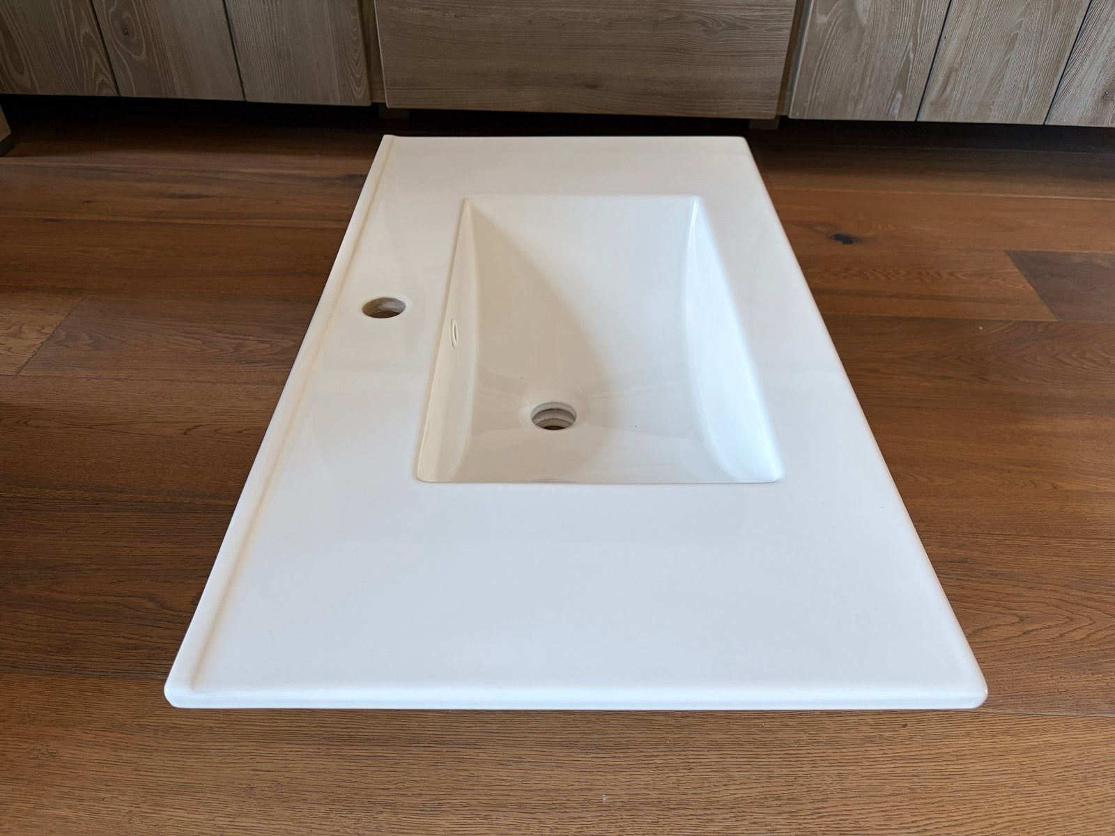Nieuwe witte wastafel WM810FT1-112, 83x17x48 cm, Ophalen, Nieuw, Wastafel