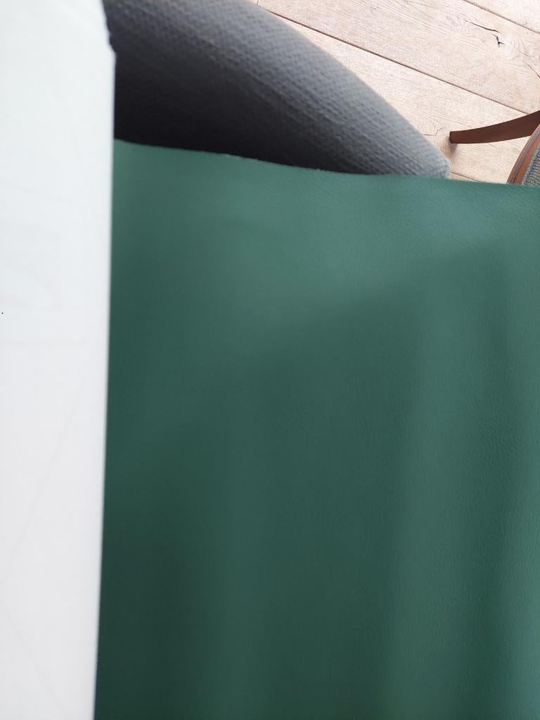 Groene Kunstleer Meubelstof - Skai Projecteer - 5 Meter, 120 cm of meer, Ophalen of Verzenden, Katoen, Groen