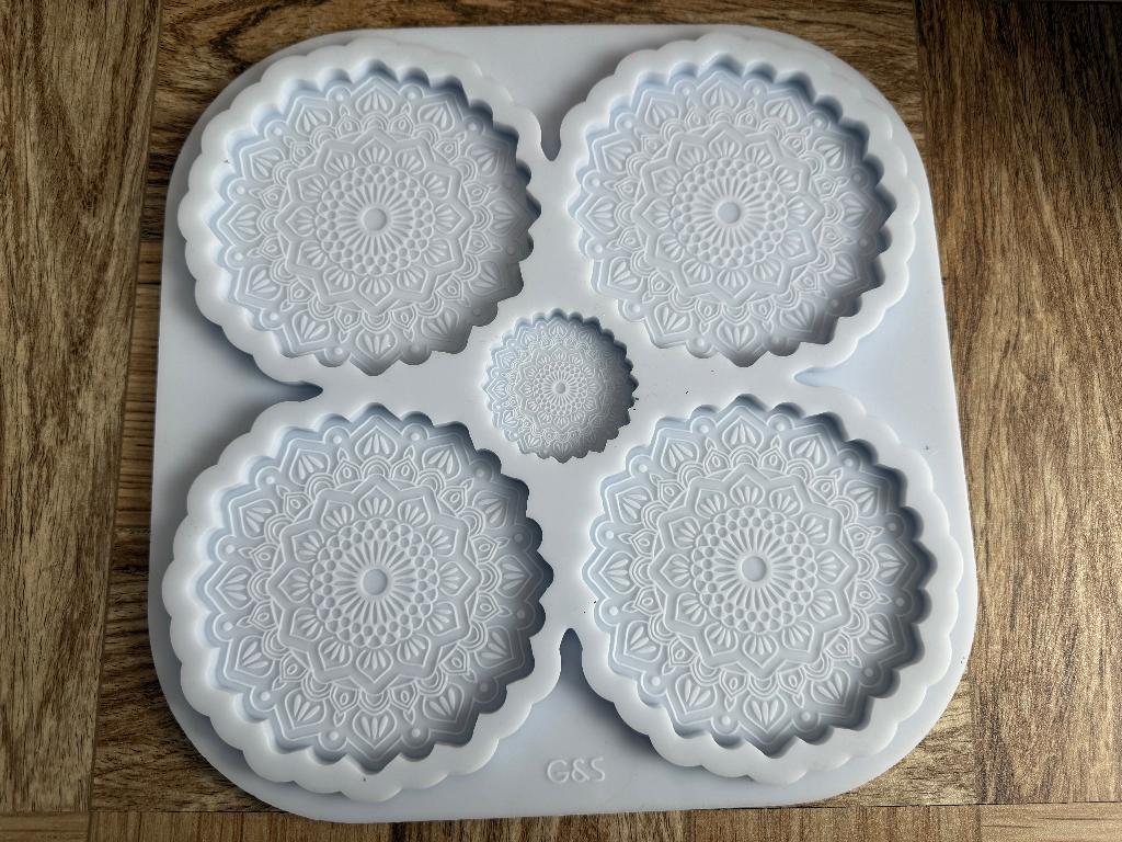 Silicone mal van molds&shapes mandala onderzetter epoxy, Ophalen of Verzenden, Zo goed als nieuw