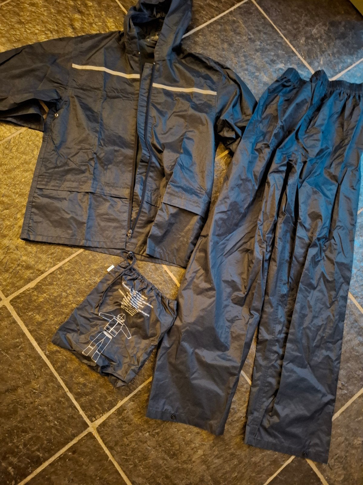 Regenpak 146/152 Zo Goed Als Nieuw, Caravans en Kamperen, Regenkleding, Ophalen of Verzenden, Zo goed als nieuw, Regenpak, Kinderen