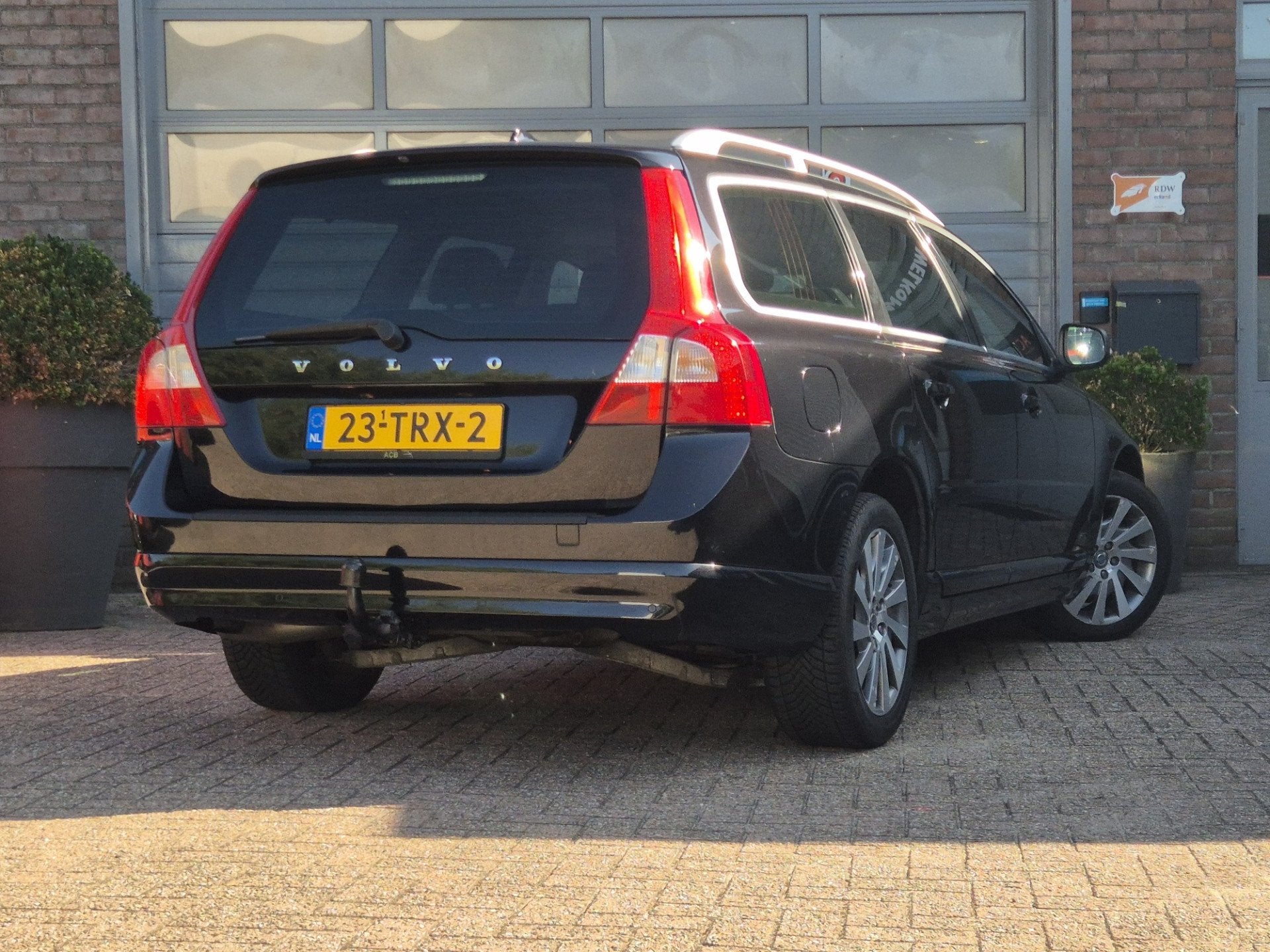 Volvo V70 1.6 T4 Limited Edition Leder/Trekhaak/Schuifdak., Euro 5, Gebruikt, Zwart, 4 cilinders