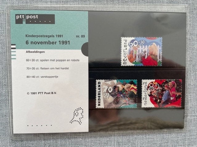 Postzegelmapje PZM89 Kinderzegels, buitenspelen 1991, Ophalen of Verzenden, Postfris, Overige thema's