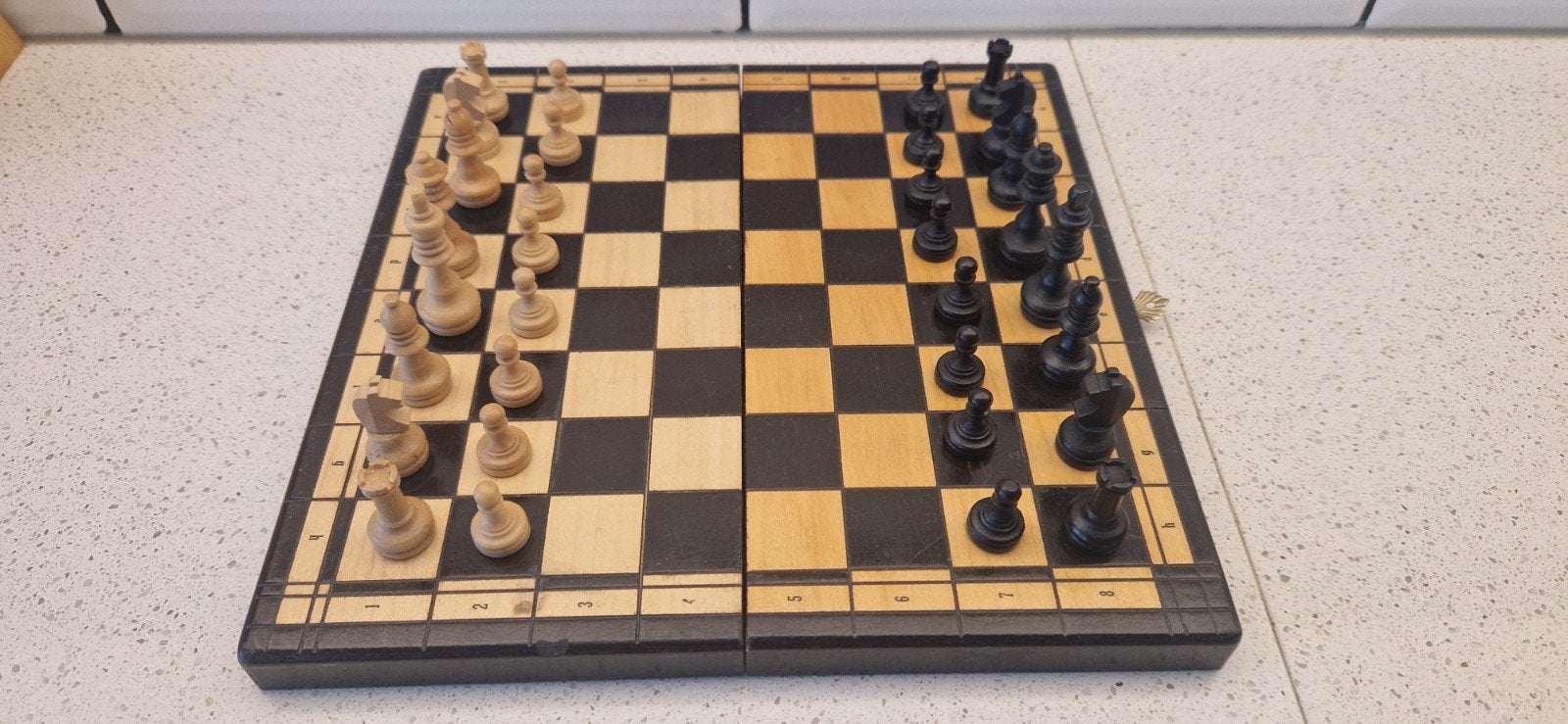 Klein magnetisch houten schaakspel - Reisformaat, Een of twee spelers, Ophalen of Verzenden, Gebruikt, Reisspel