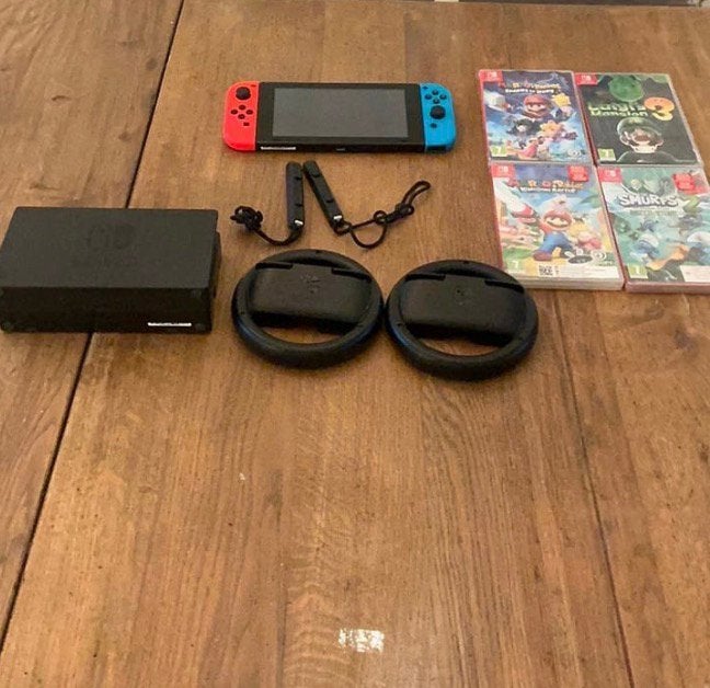Nintendo Switch met alle accesoires, Ophalen of Verzenden, Zo goed als nieuw, Switch Original