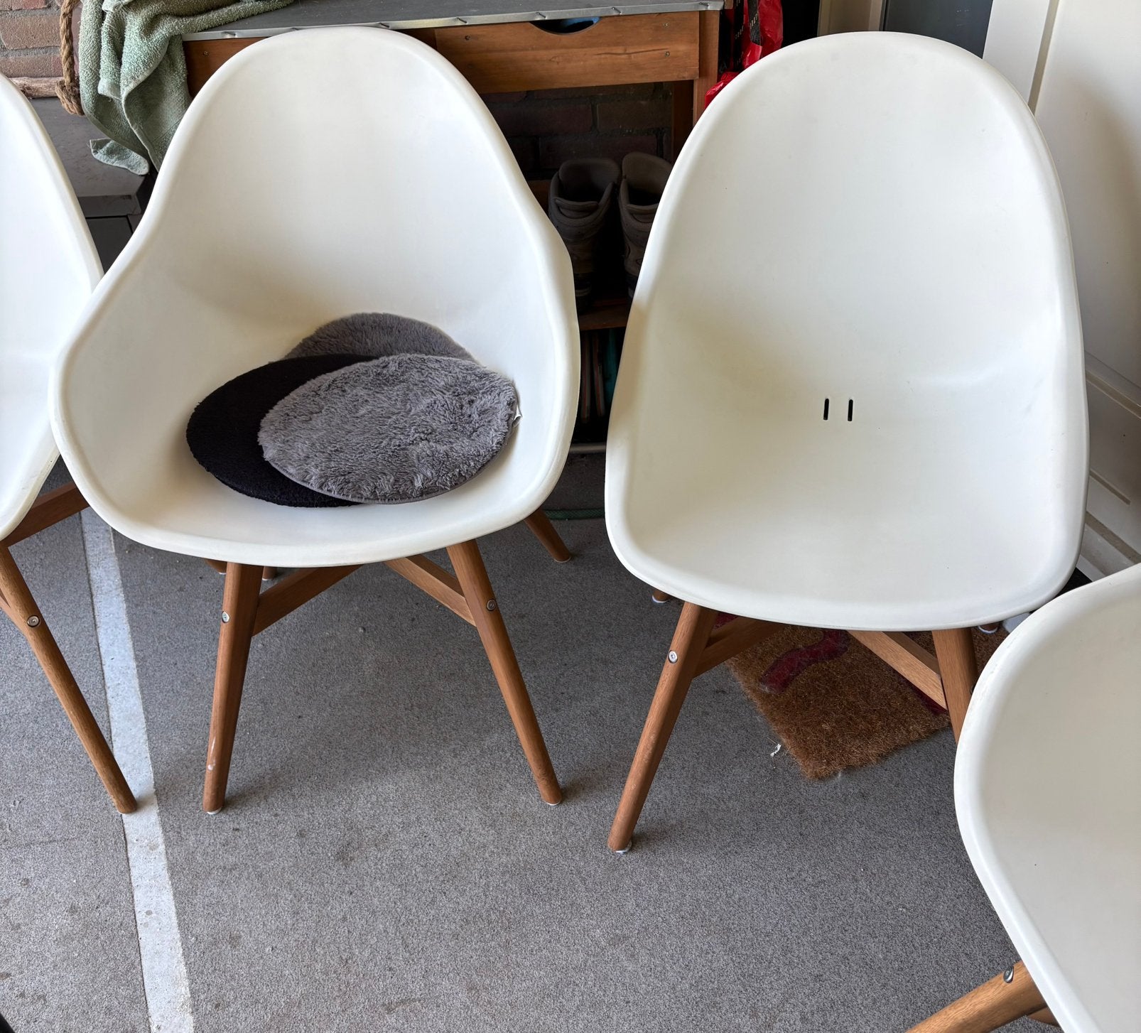 4 ikea eetkamerstoel FANBYN wit + hout (kuipstoelen), Gebruikt, Wit, Vier, Ophalen
