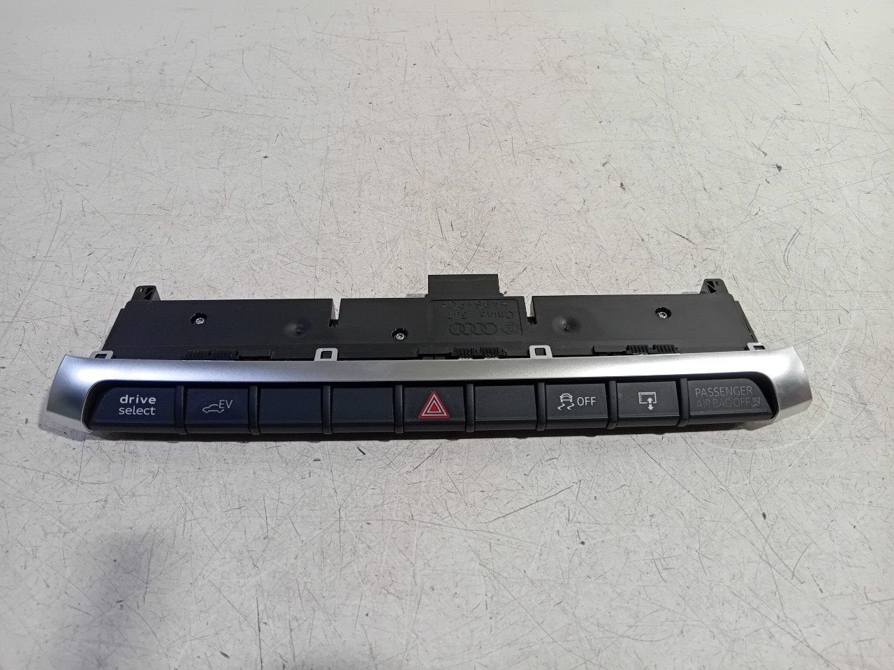 Schakelaar Audi A3, Onderdelen@venauto.nl, Van der Ven Autorecycling B.V., Gebruikt, Ettenseweg 76, 4706 PB Roosendaal, The Netherlands