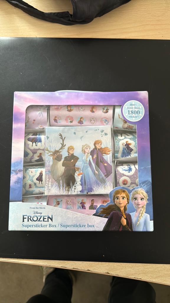 Disney Frozen Supersticker Box - Meer dan 1800 stickers!, Verzamelen, Stickers, Ophalen of Verzenden, Nieuw, Film, Tv of Omroep