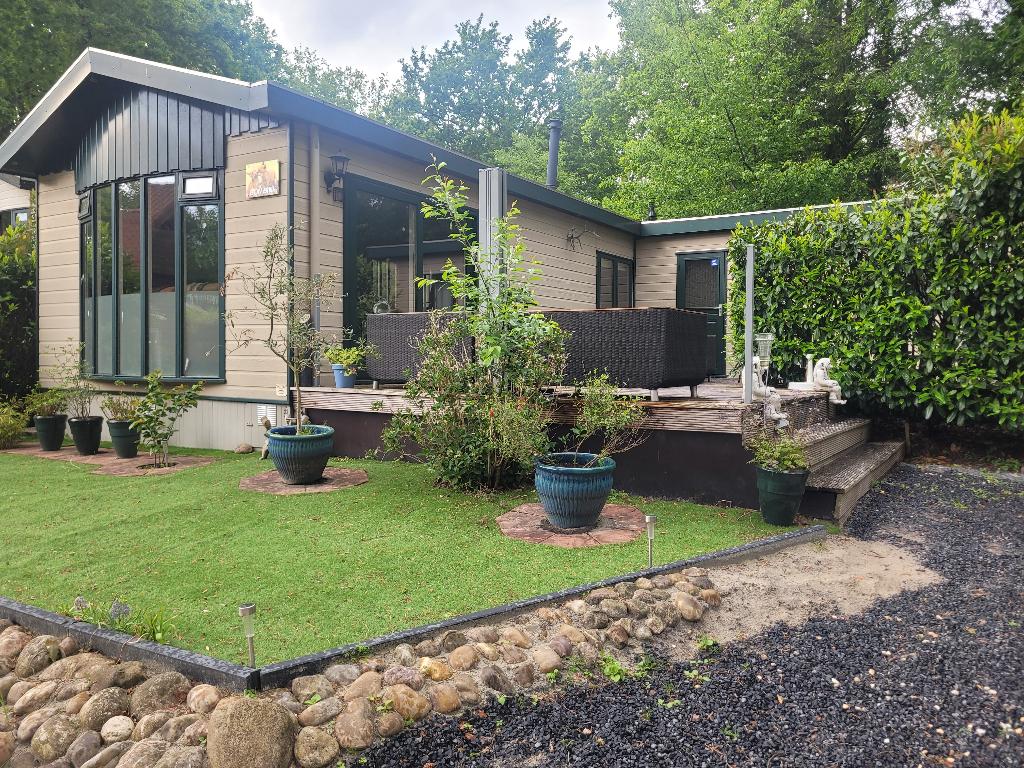 Groot chalet in bosrijke omgeving, Huizen en Kamers, Recreatiewoningen te koop, 2 slaapkamers, Overijssel, Verkoop zonder makelaar