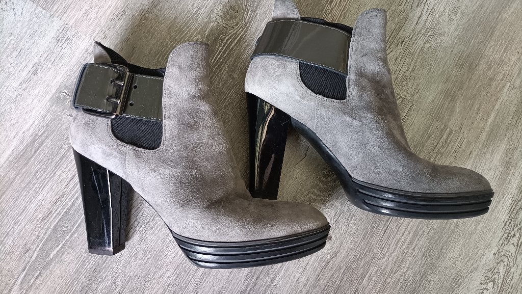 Hogan suède enkellaarzen, 37, Kleding | Dames, Schoenen, Lage of Enkellaarzen, Ophalen of Verzenden, Hogan, Grijs