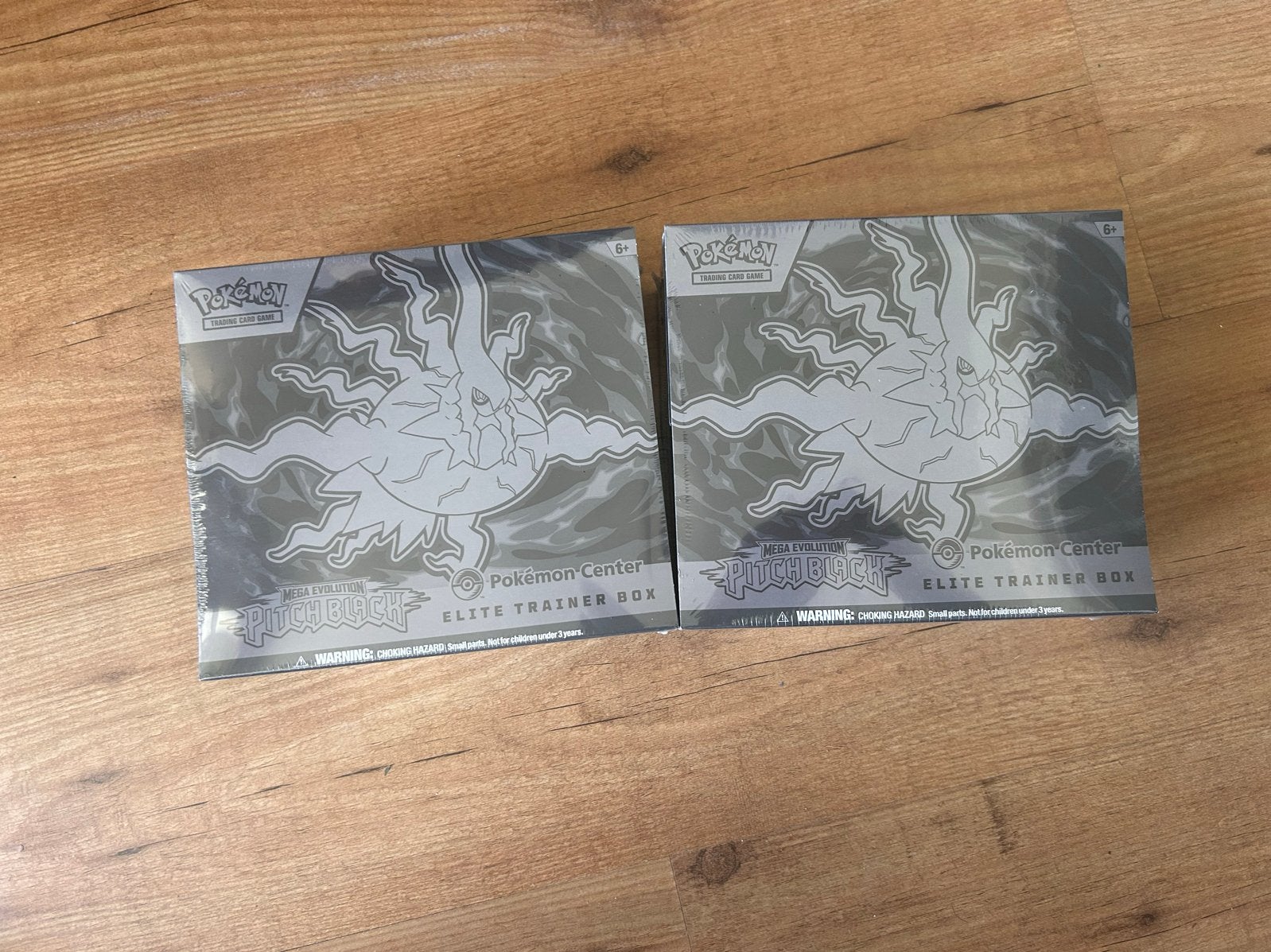 2 Pokémon: pokemon center Pitch Black Elite Trainer Boxen, Ophalen of Verzenden, Nieuw, Boosterbox, Foil