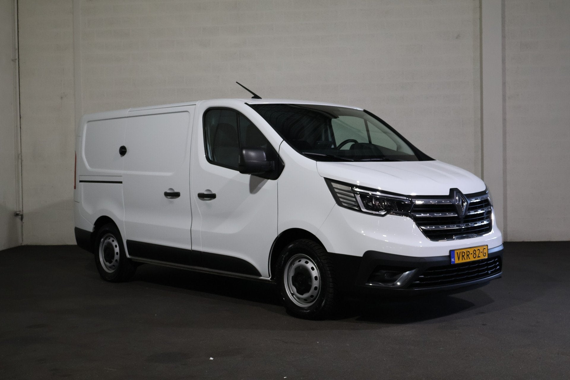 Renault Trafic 2.0 dCi 110pk L1 H1 Inrichting (bj 2022), Voorwielaandrijving, Gebruikt, Euro 6, 4 cilinders