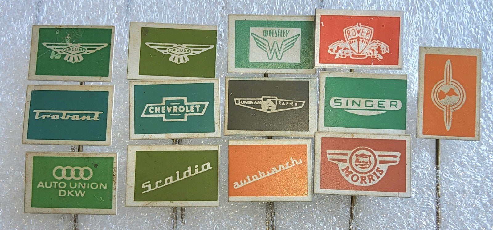 13 Vintage Speldjes van Automodellen - Unieke Collectie, Verzamelen, Ophalen of Verzenden, Gebruikt, Transport, Speldje of Pin