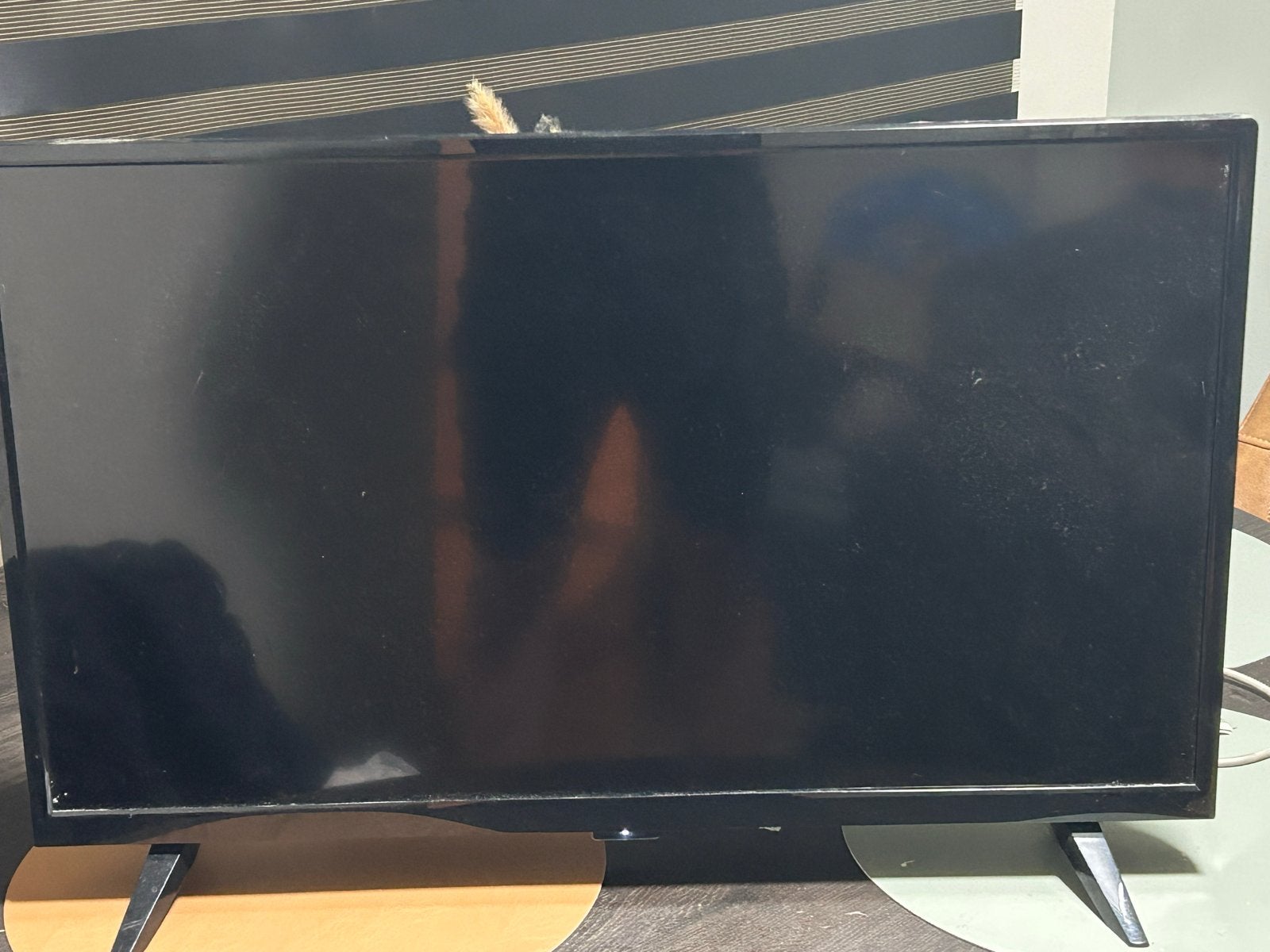 OK TV - Compacte televisie voor elke kamer, 50 Hz, HD Ready (720p), 60 tot 80 cm, Ophalen