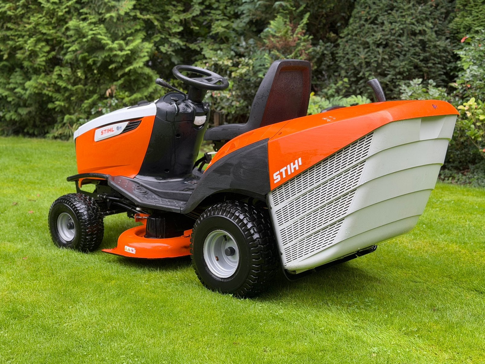 Foto 3 van STIHL RT5097 zitmaaier 2021 zeer nette staat en goed onderh.