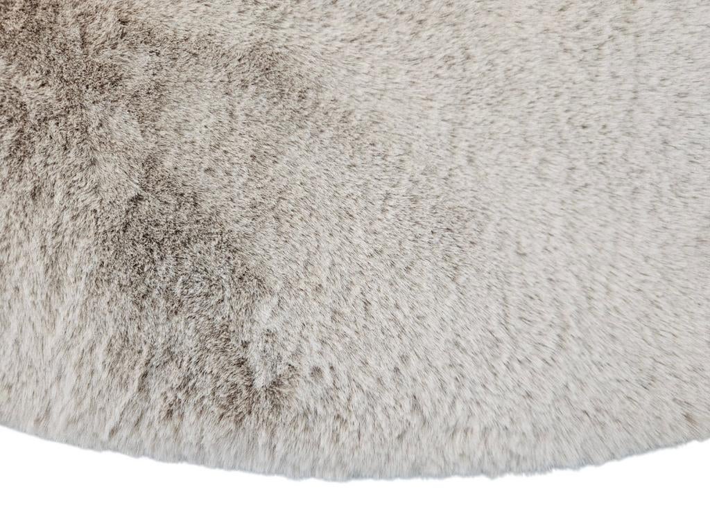 Nieuw rond fluffy faur fur vloerkleed crème 140x140cm, Modern, Comfortabel, Crème, Ophalen of Verzenden, Zo goed als nieuw
