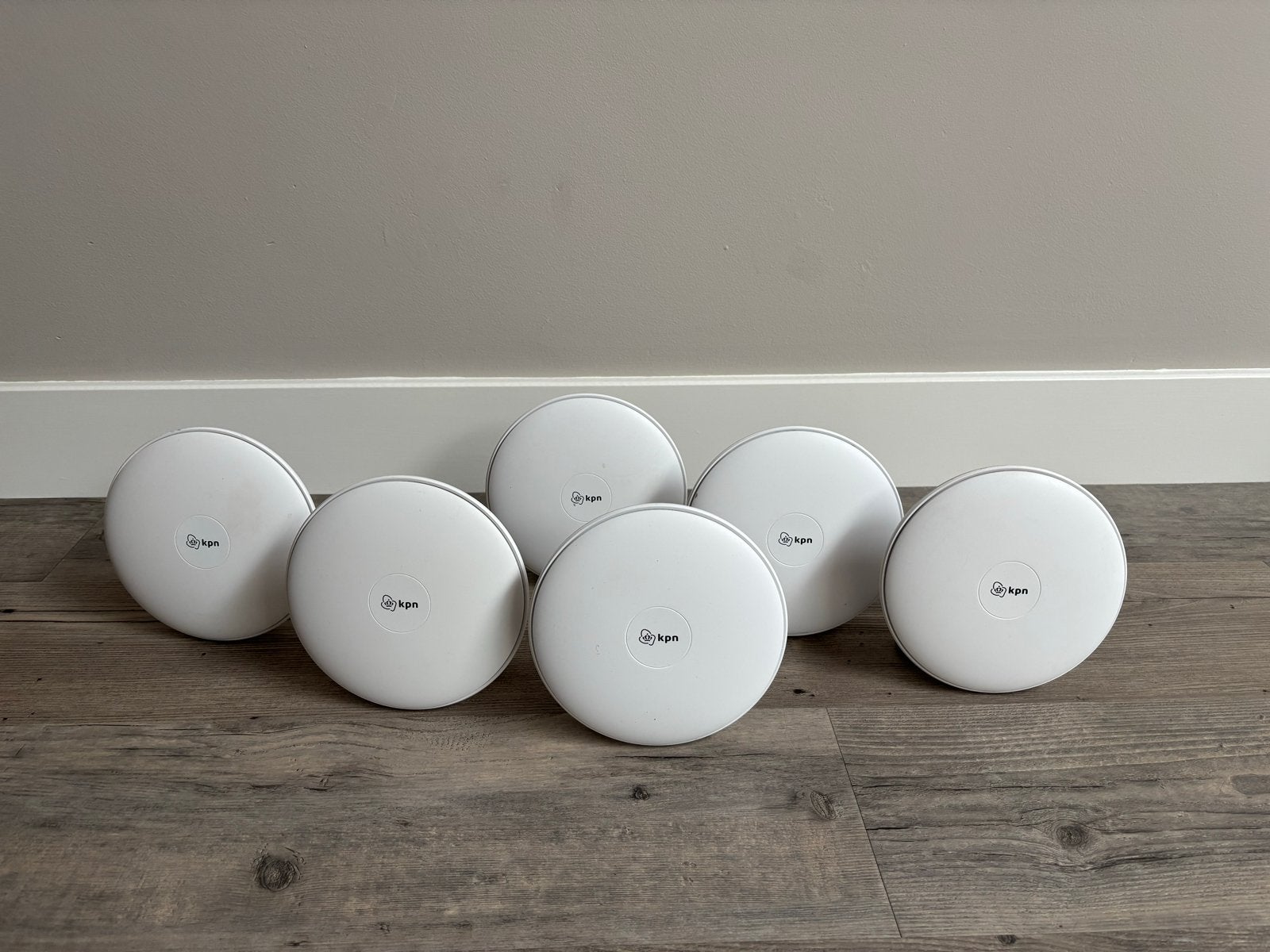 KPN SuperWifi punten versterker (6 stuks) met adapters, Ophalen, Zo goed als nieuw, Router