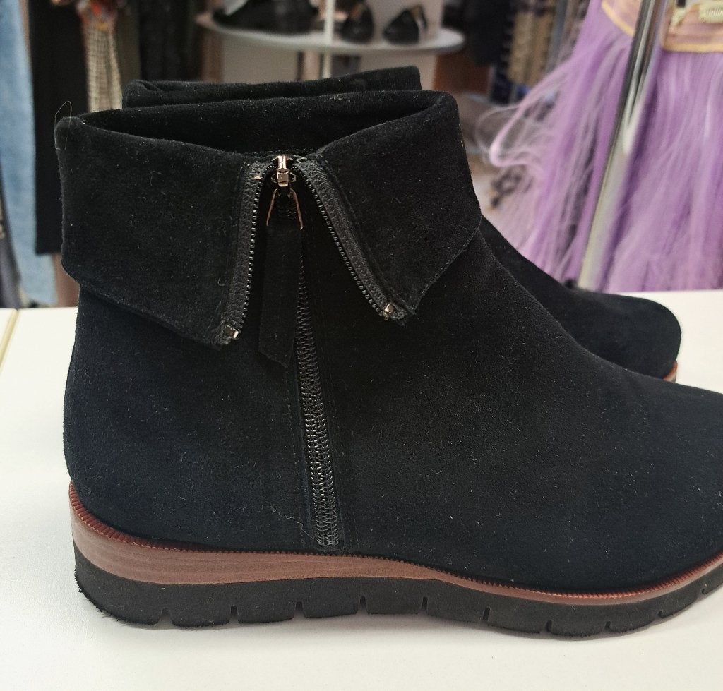 Di Lauro enkellaarzen zwart suede leer hoge zool 40 50627, Kleding | Dames, Di lauro, ., Zwart, Lage of Enkellaarzen