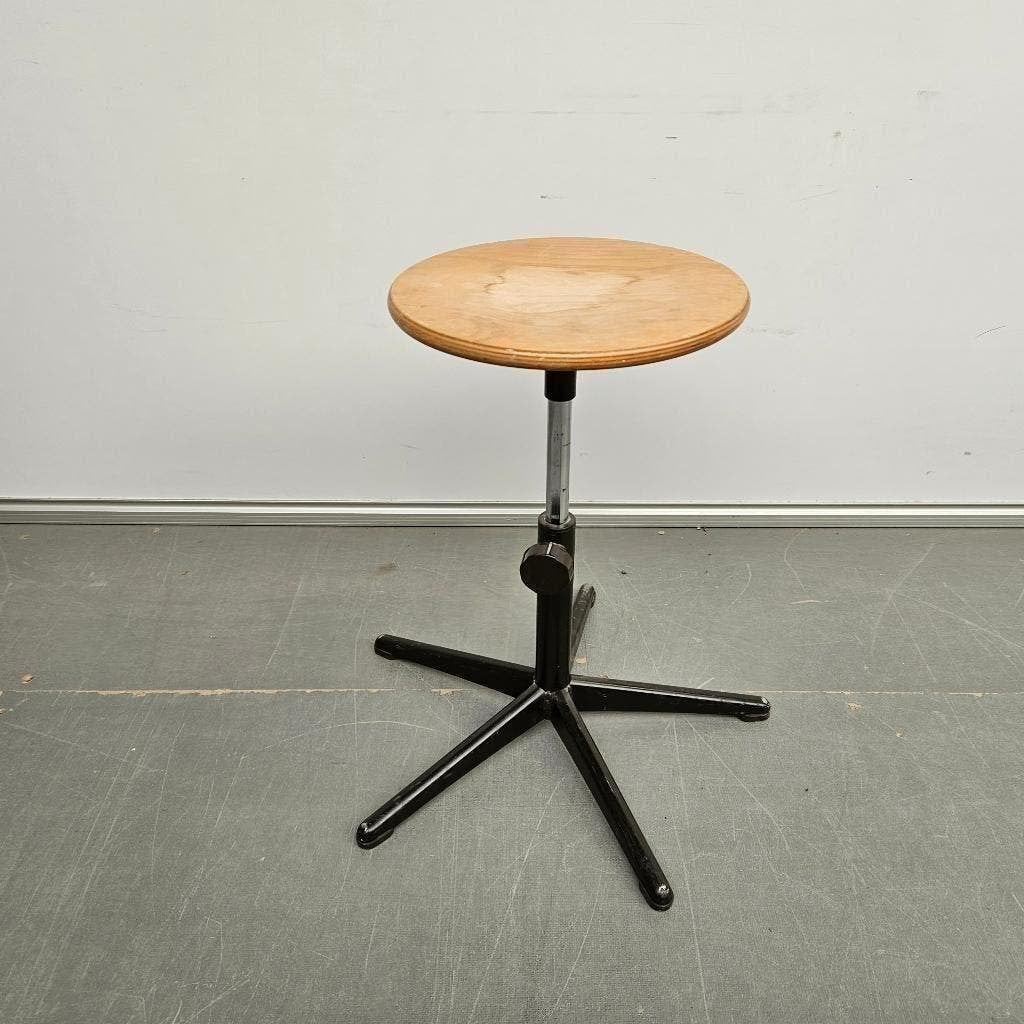 Ahrend Cirkel retro krukje - houten ronde zitting, Huis en Inrichting, Ophalen, In hoogte verstelbaar, Gebruikt, Hout