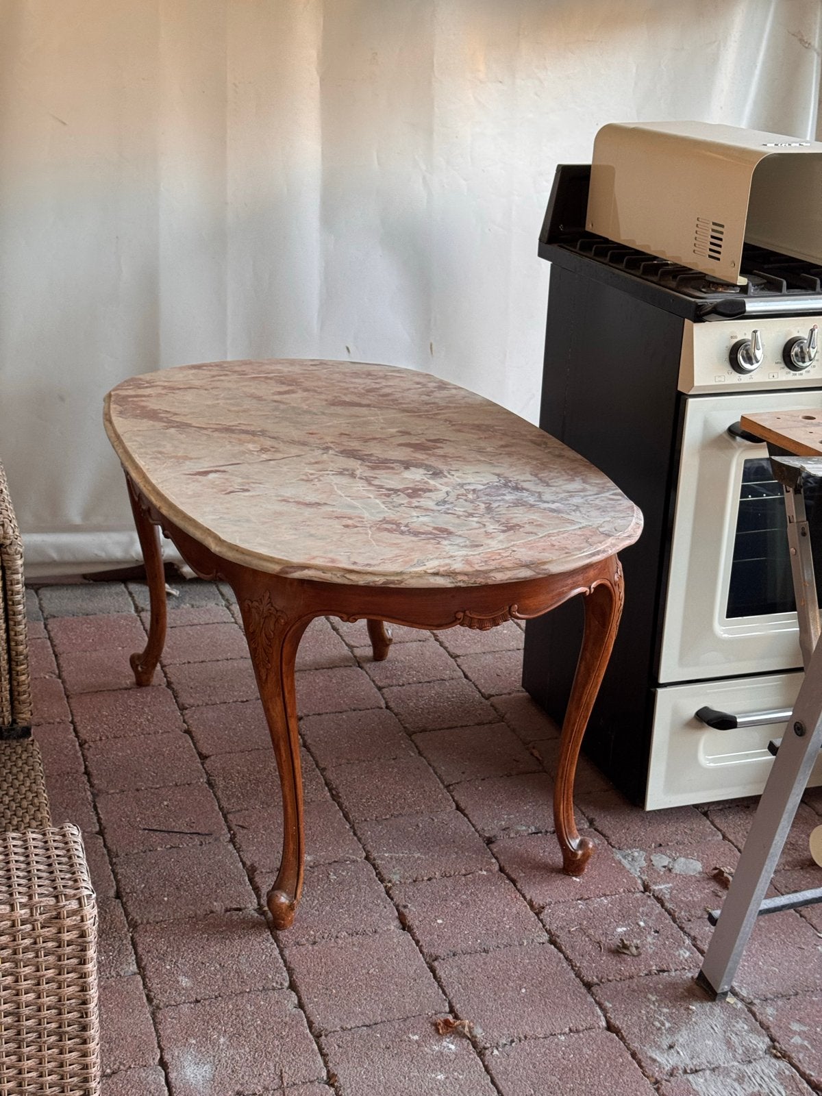Salontafel met marmeren blad, Ophalen