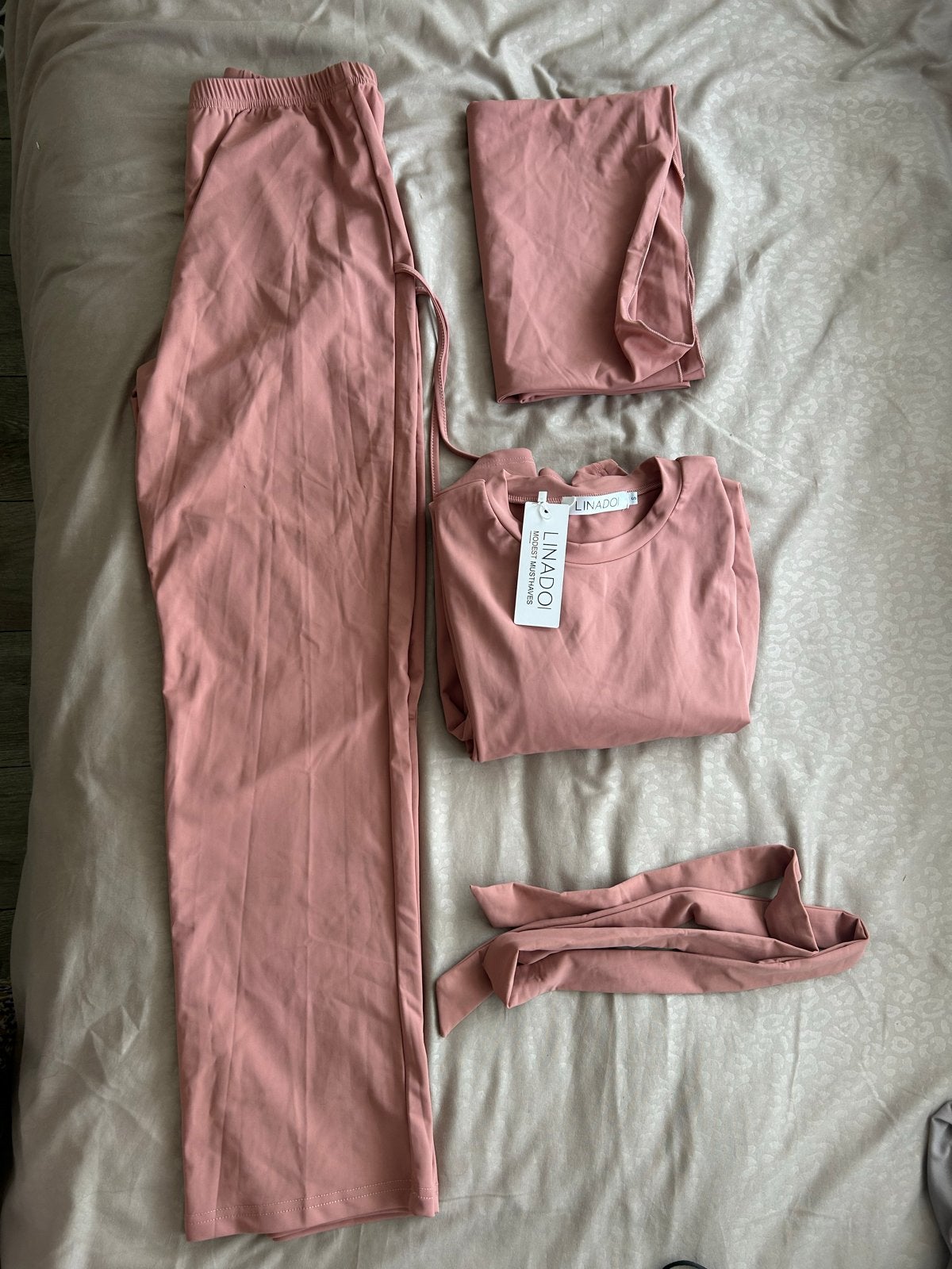 Nieuwe Linado Burkini Set met Sjaal en Ceintuur, Ophalen of Verzenden, Nieuw, Roze, Overige typen