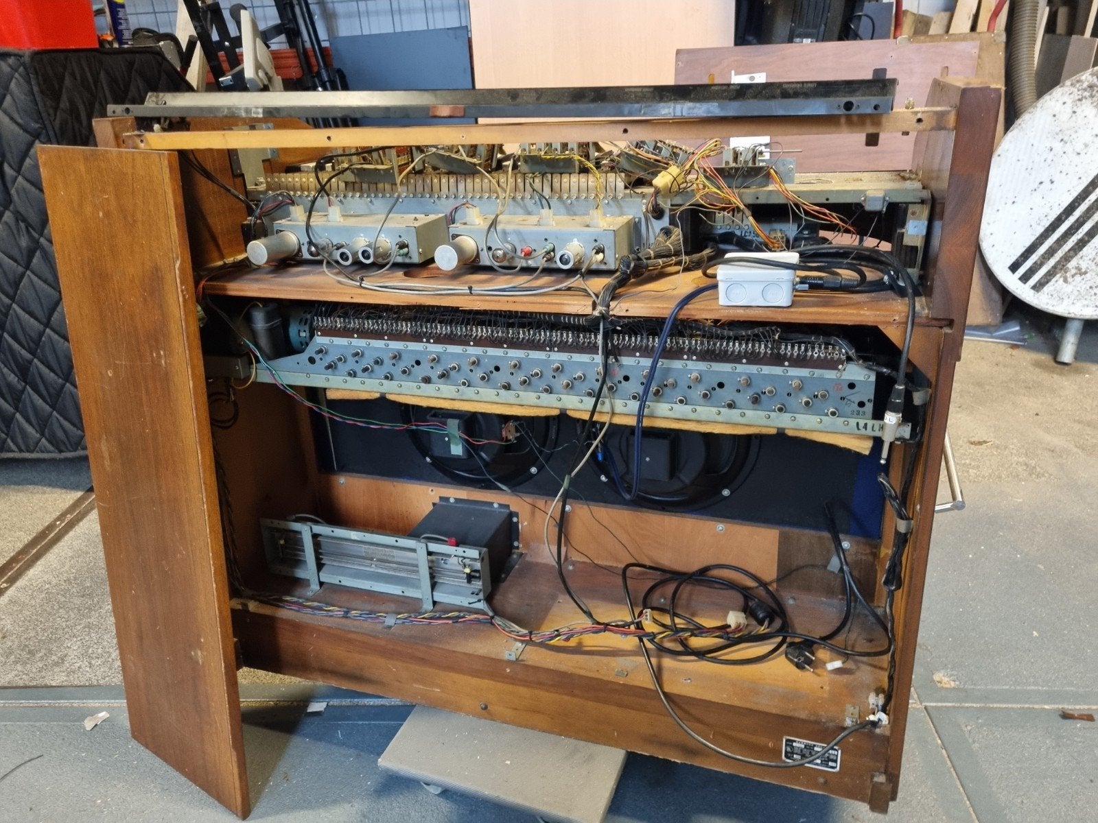 Hammond L122 te koop, voor onderdelen !, 2 klavieren, Gebruikt, Ophalen of Verzenden, Orgel