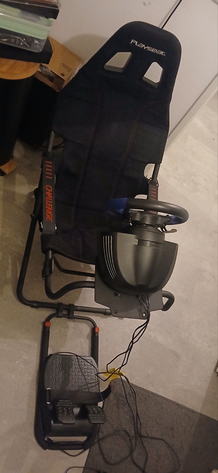 Thrustmaster T150 racestuur met Playseat Challenge, Ophalen, Zo goed als nieuw, Stuur of Pedalen, PlayStation 4