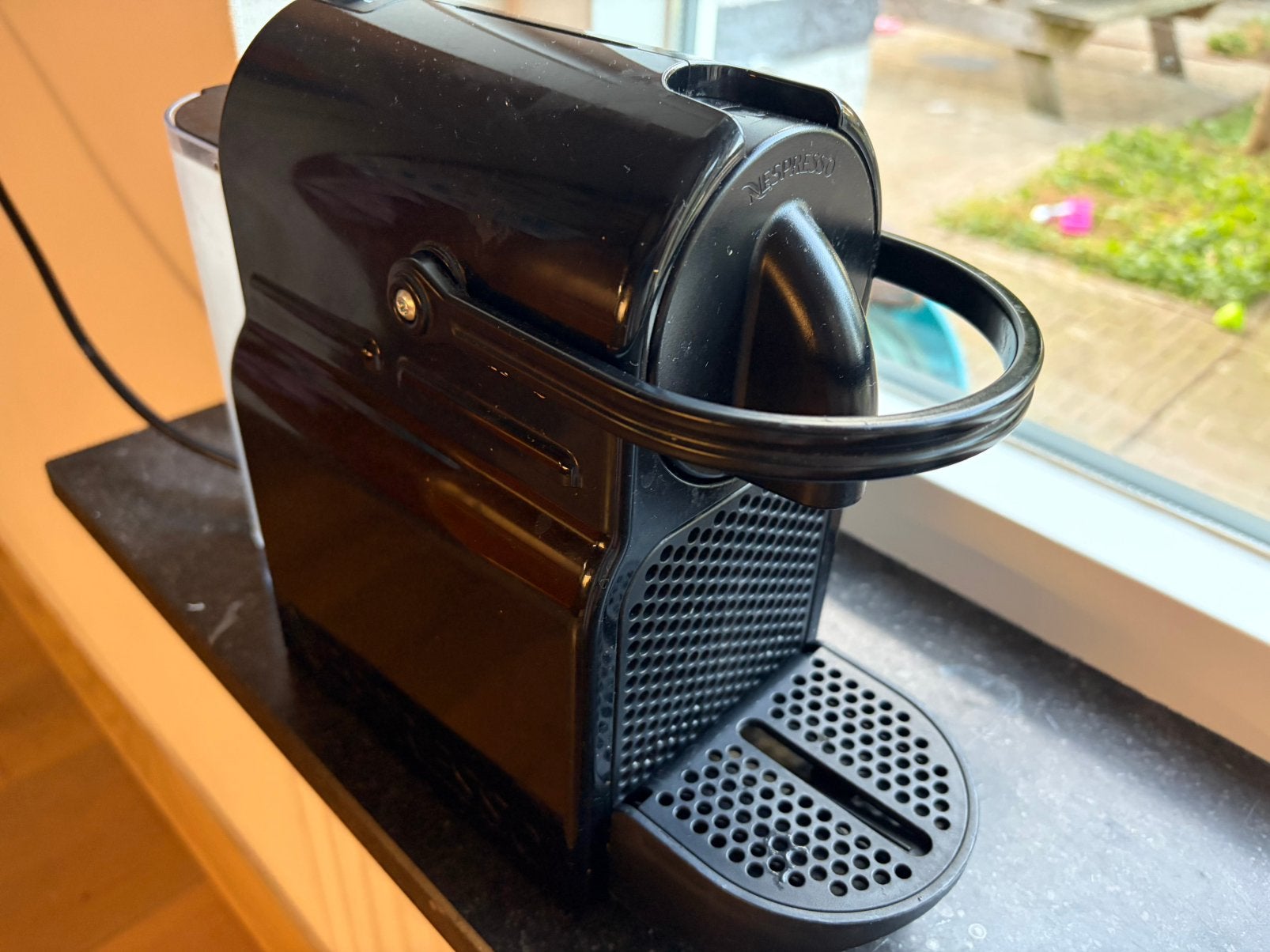 Nespresso Magimix Inissia zwart, Ophalen, Gebruikt, Koffiemachine, 1 kopje