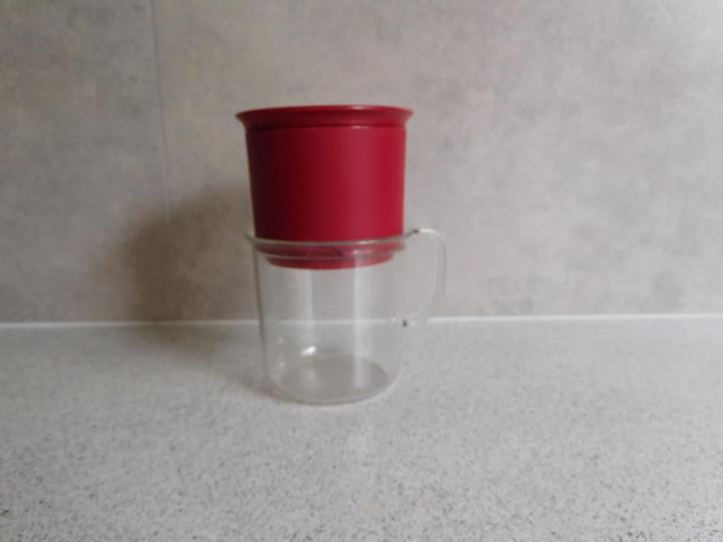 Tupperware Mok en Filter 3 delig Rood, Ophalen of Verzenden, Zo goed als nieuw, Rood, Beker of Kan